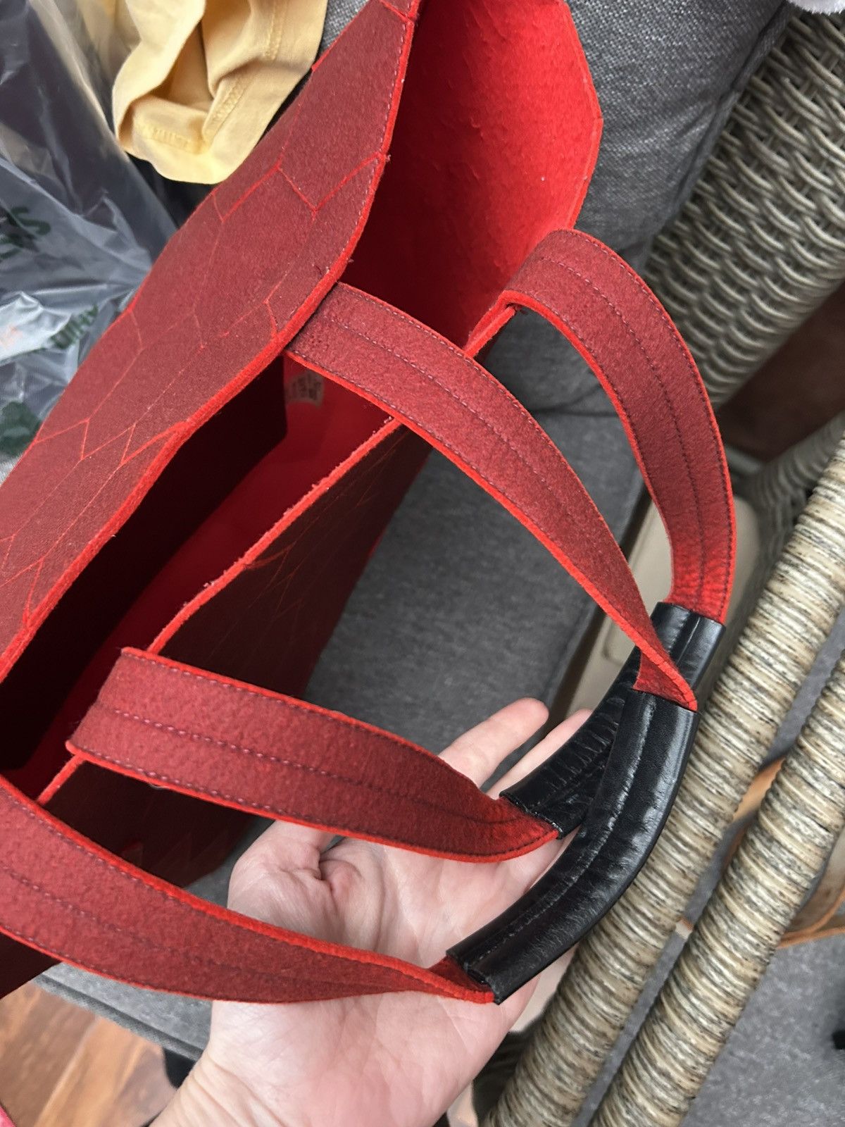 Issey Miyake × Japanese Brand × Pleats Please Issey Miyake Pleats Pleats by Issey Miyake Quilted Felt Tote Bag In Red Size ONE SIZE - 6 Thumbnail