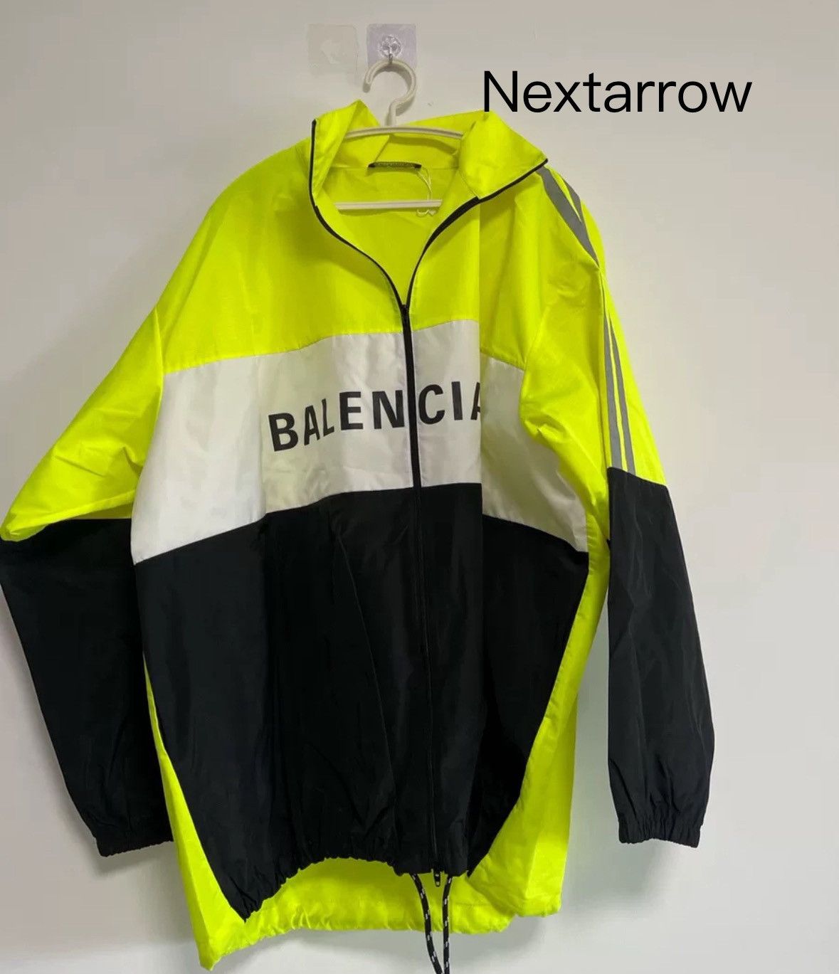 Balenciaga トロンプルイユジャケット バレンシアガ 21年サマープレコレクション - 夜の通りを歩く