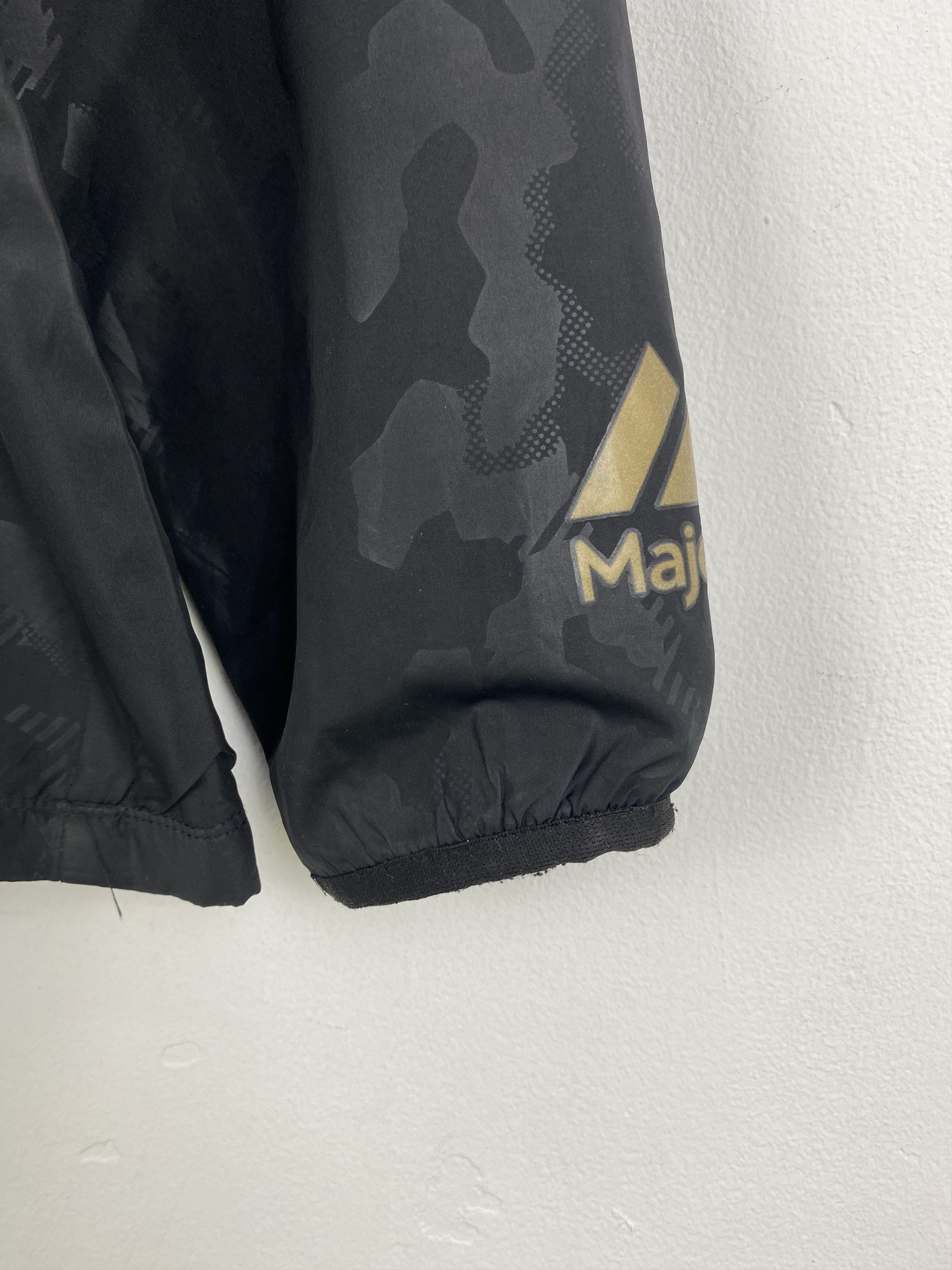 Majestic Vintage Majestic Big Logo Black Pullover Jacket JA0155 Size US XL / EU 56 / 4 - 10 Thumbnail