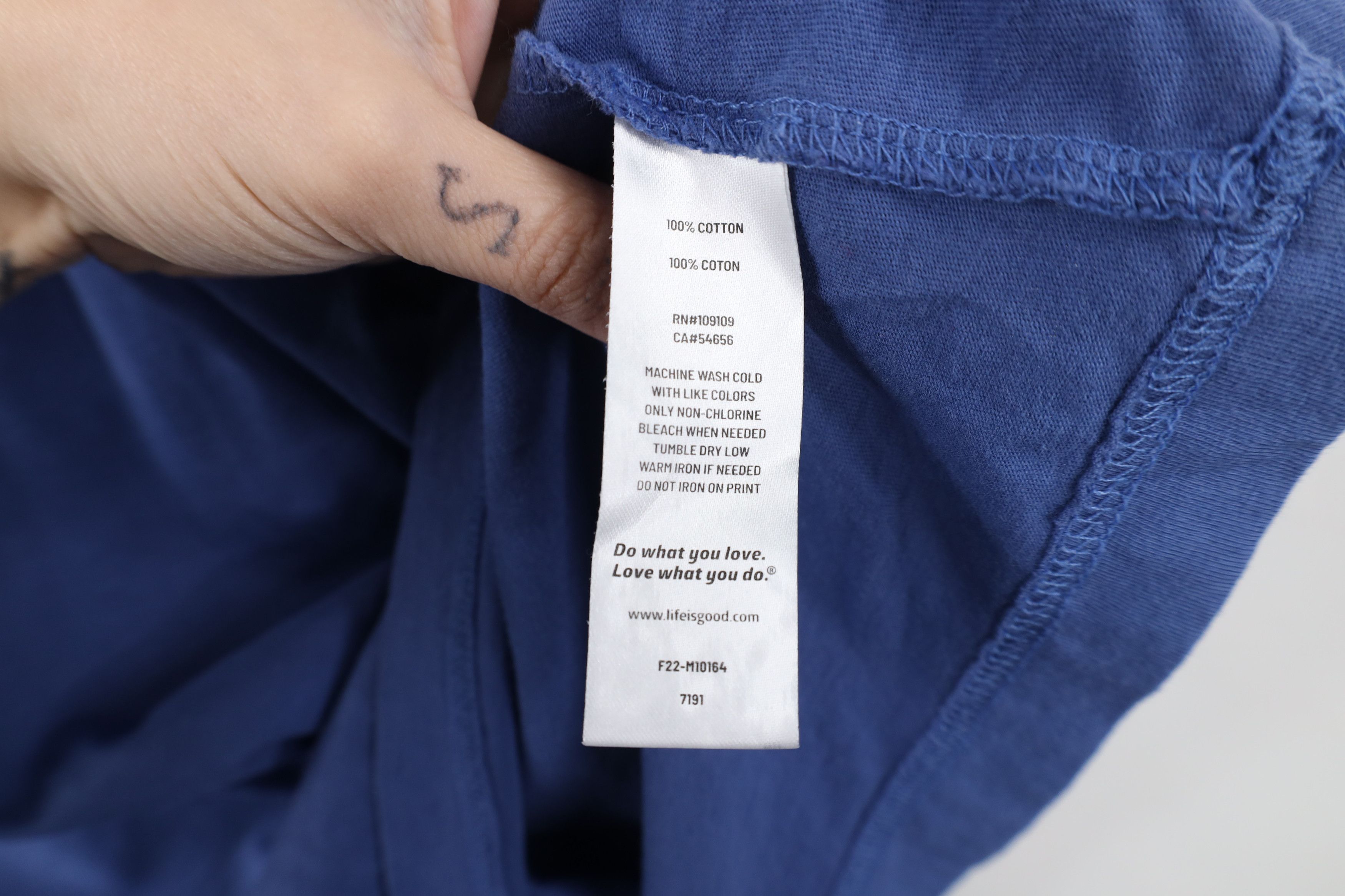 Life is Good × Vintage Life Is Good Canoe Kayak Short Sleeve T-Shirt Blue Cotton Size US XL / EU 56 / 4 - 8 Thumbnail