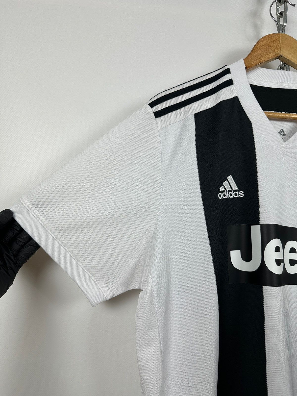 Adidas 2018/19 Adidas Juventus FC Home Soccer Jersey Size US XL / EU 56 / 4 - 10 Thumbnail