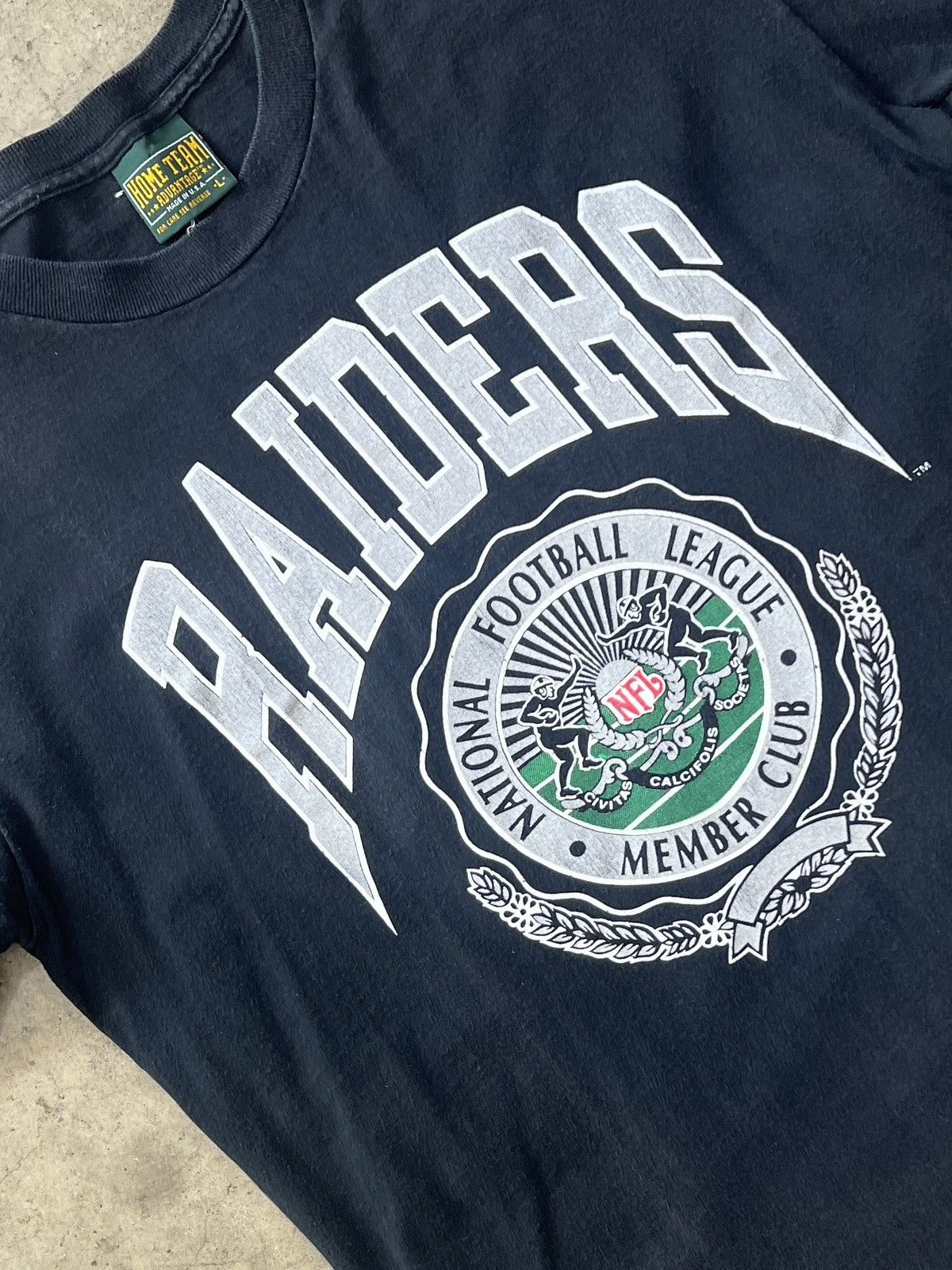 NFL Vintage 90s NFL Raiders Crest Member Club Tee Large Size US L / EU 52-54 / 3 - 1 Thumbnail
