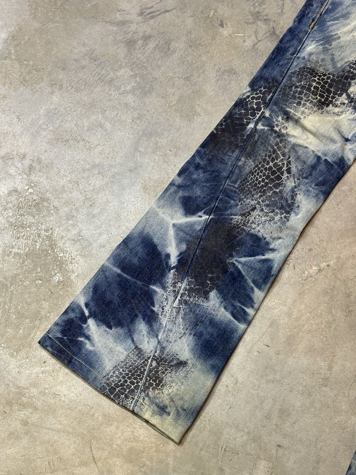 Tornado Mart Tornado Mart 00s flare denim pants with snake pattern Size US 30 / EU 46 - 5 Thumbnail