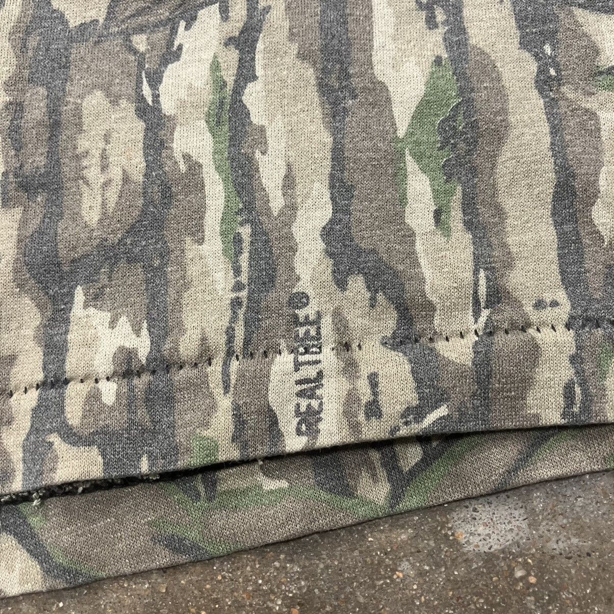 Realtree × Vintage 80’s realtree camo long sleeve shirt 50/50 blend Size US XL / EU 56 / 4 - 7 Thumbnail