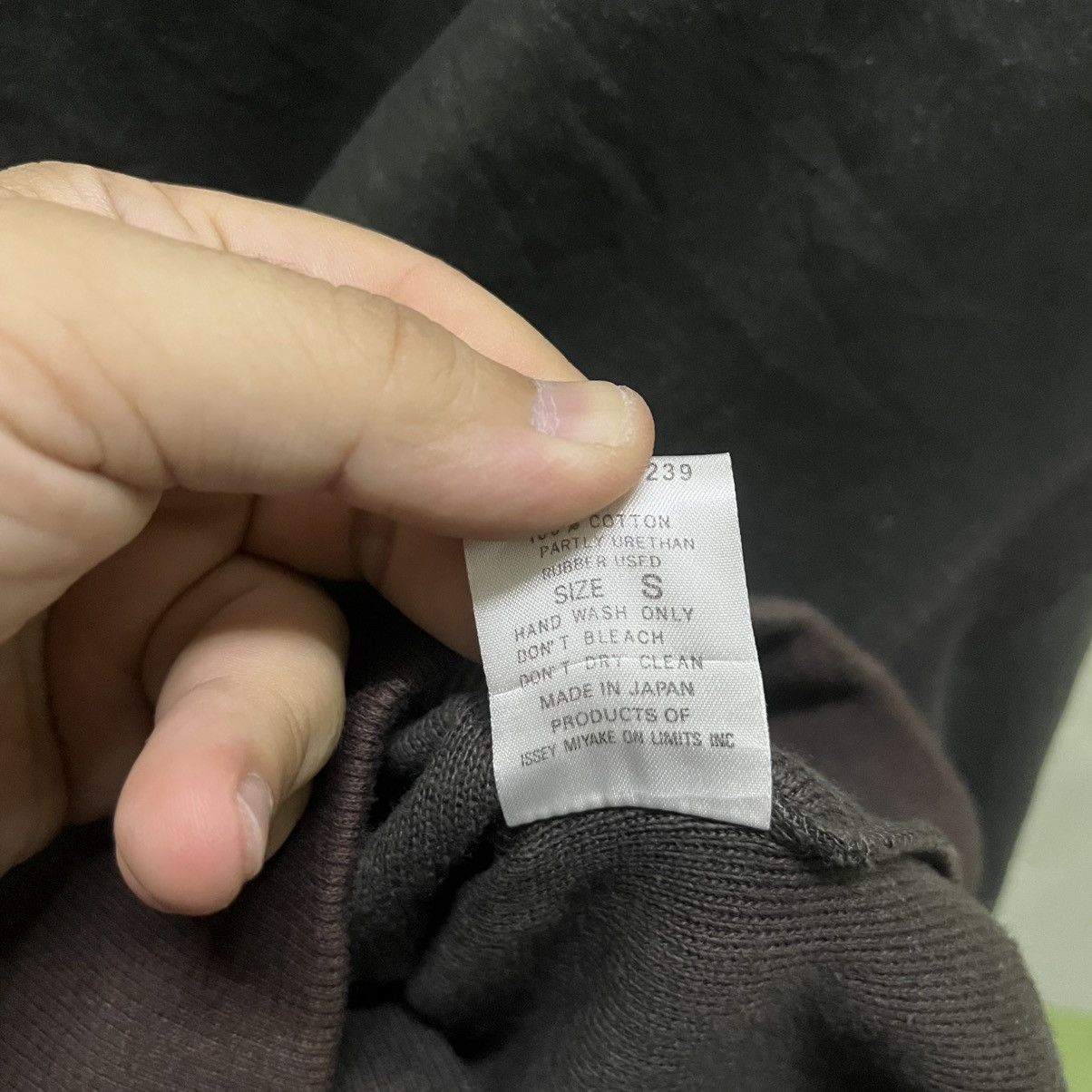 Issey Miyake Archival Vintage 80s Issey Miyake Leather-Look Pullover Size US S / EU 44-46 / 1 - 15 Thumbnail