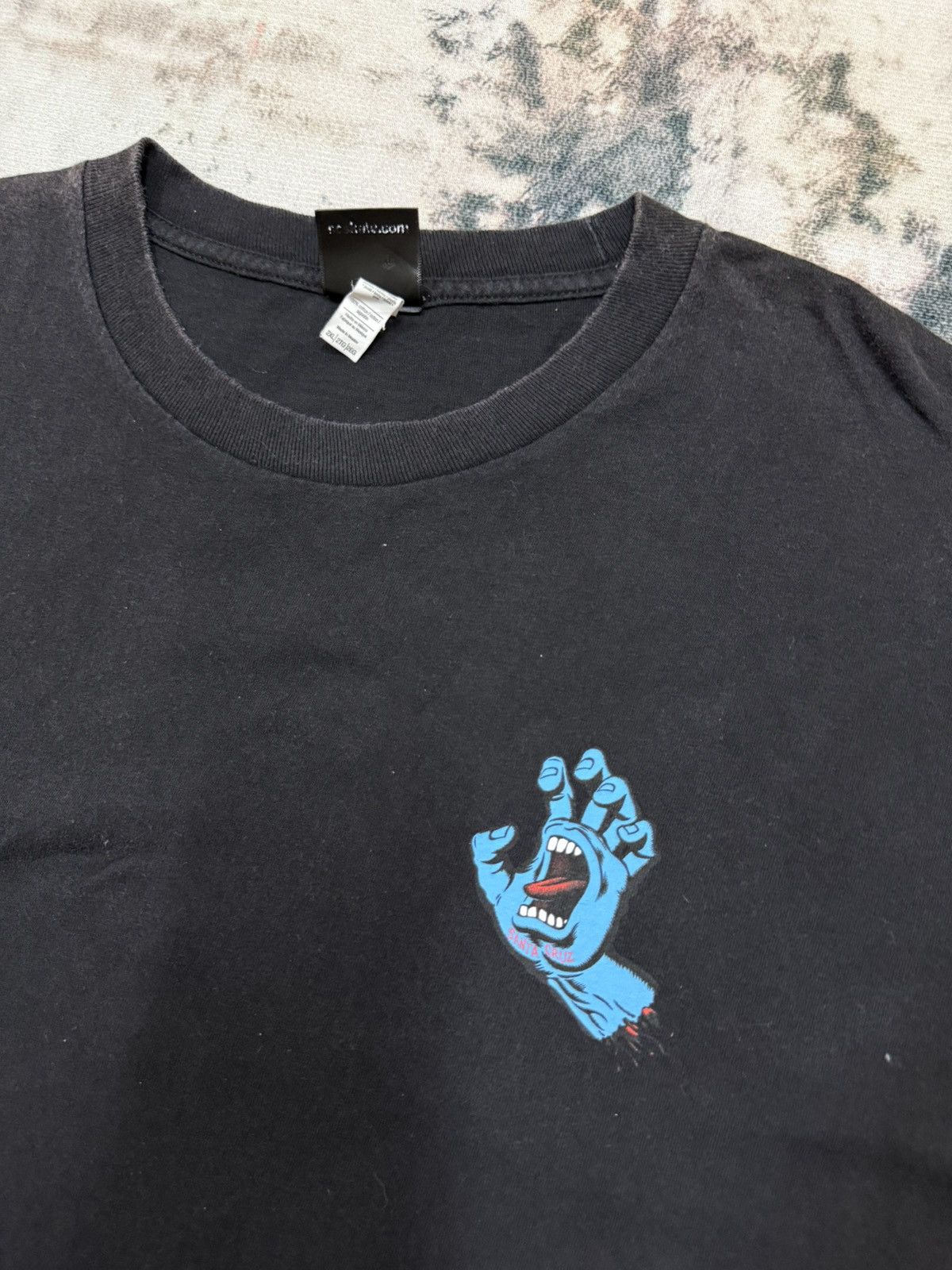 Santa Cruz Skateboards VINTAGE Y2K SANTA CRUZ SCREAMING HAND BACKHIT LOGO TSHIRT Size US XXL / EU 58 / 5 - 4 Thumbnail