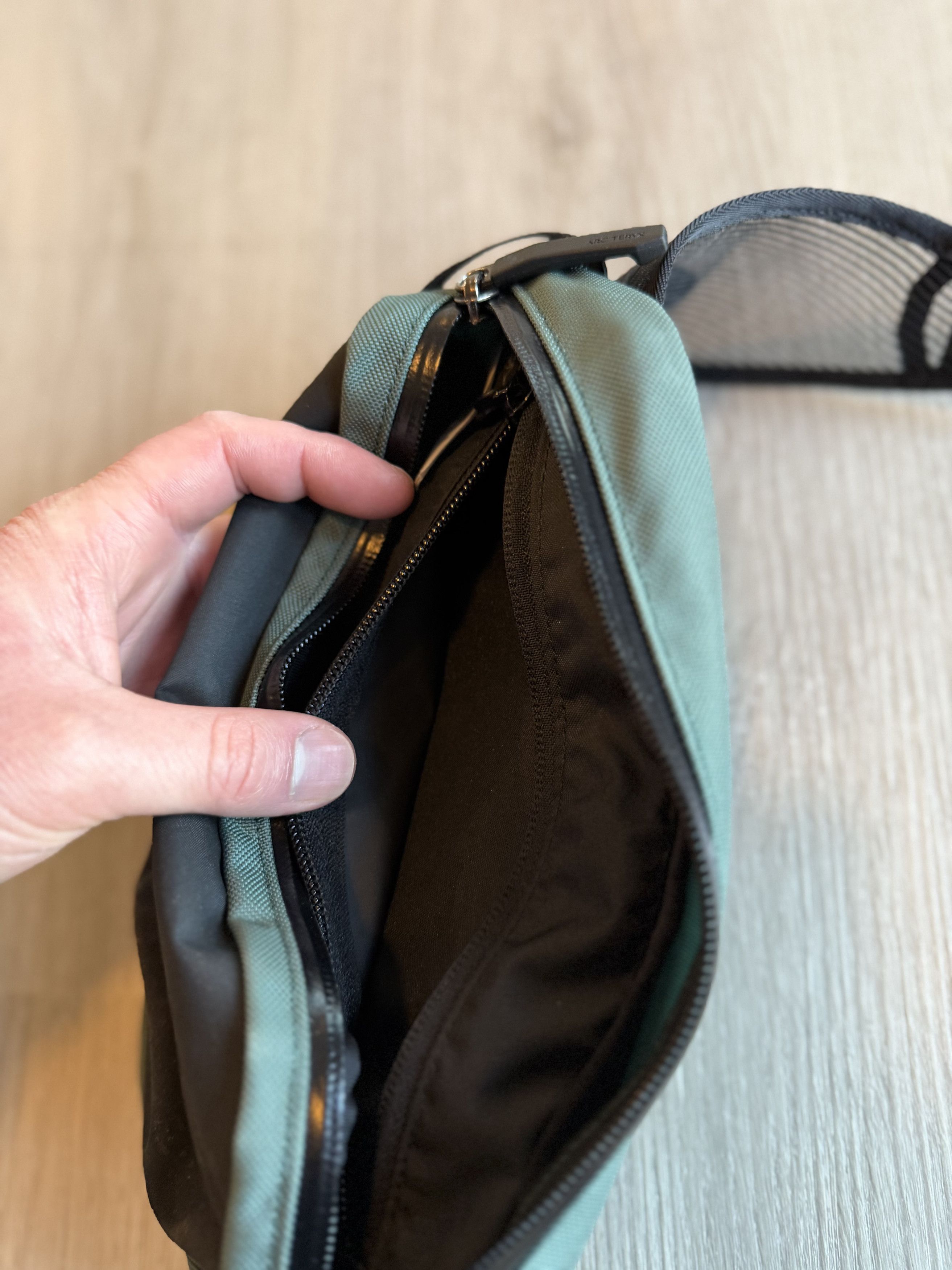 Arc'teryx Fall 23’ Arro Waist Pack 24K Gold Dark Magic Gorpcore Size ONE SIZE - 4 Thumbnail