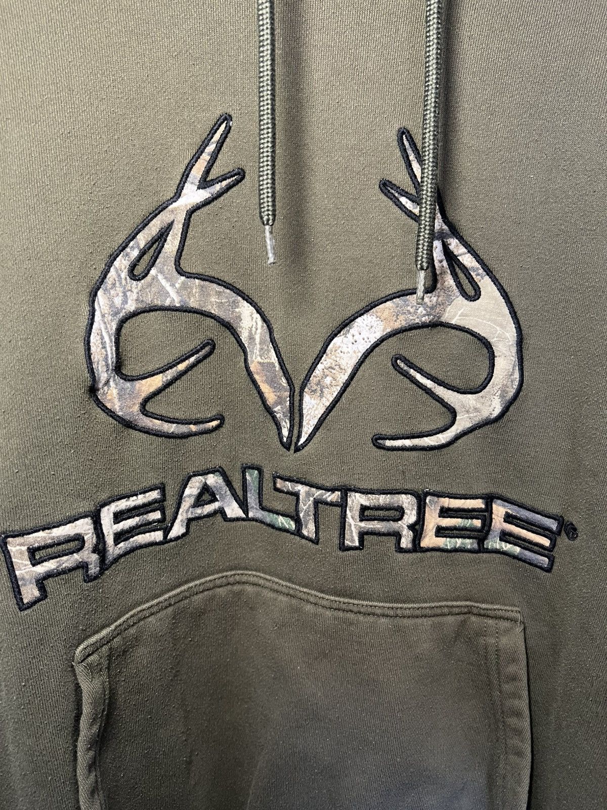 Realtree Vintage Real Tree camo lined hood and logo pullover hoodie Size US L / EU 52-54 / 3 - 4 Thumbnail