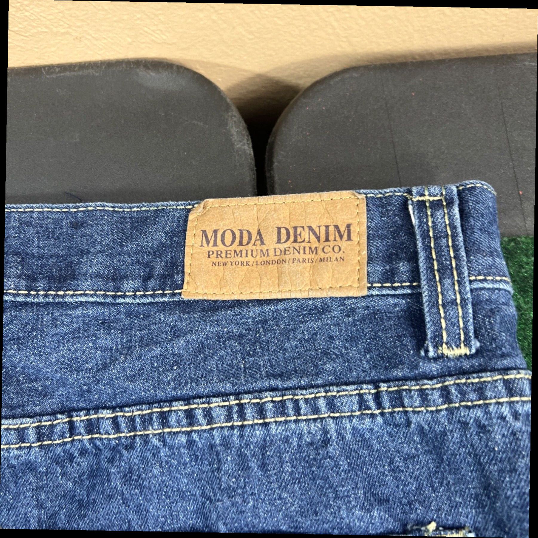 Vintage Moda Int'l The London Blue Jean Baggy Casual 40x32 Relaxed Fit Size 27" / US 4 / IT 40 - 4 Thumbnail
