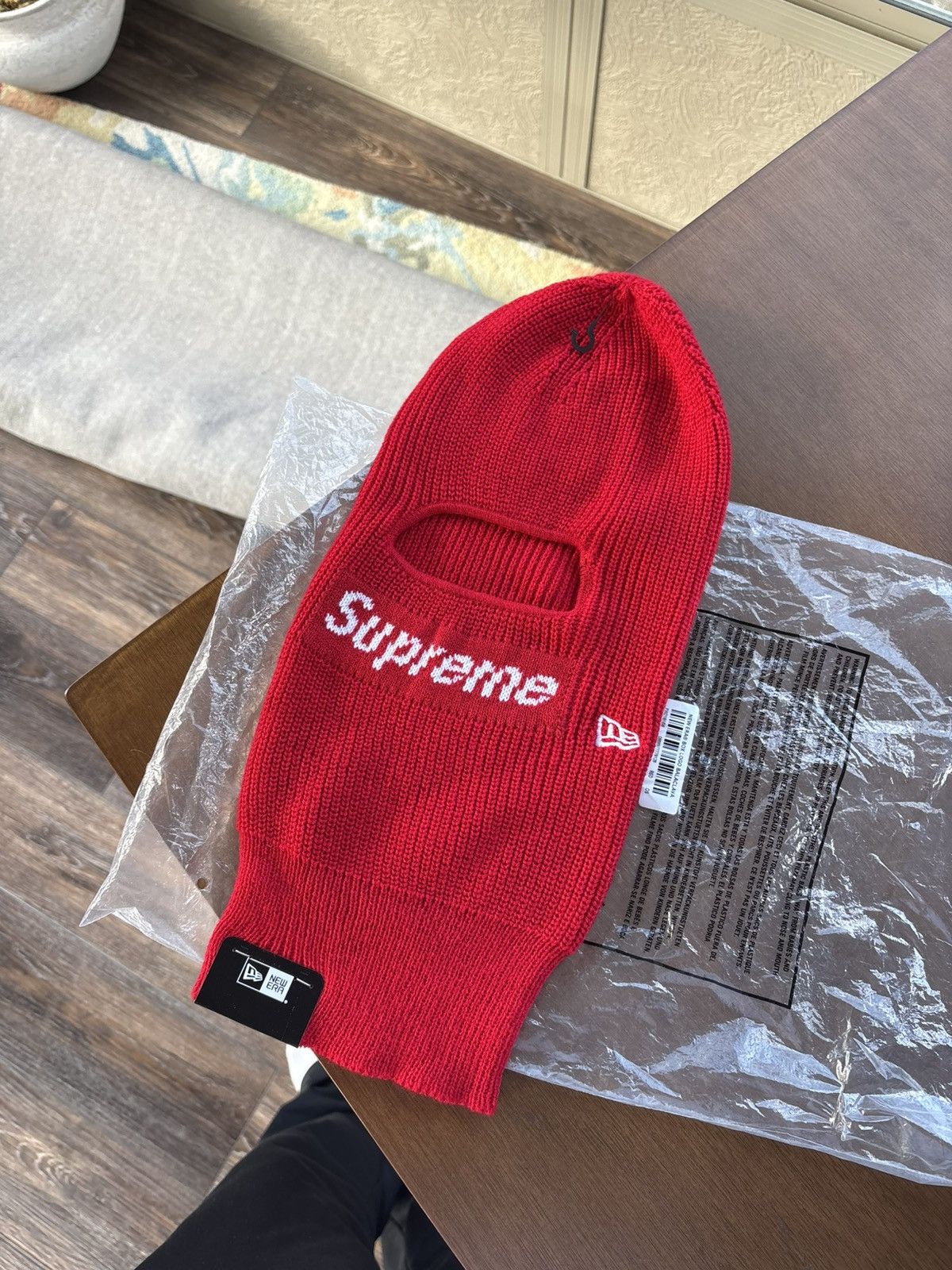 Supreme Supreme New Era Box Logo Balaclava FW21 Red Size ONE SIZE - 1 Thumbnail