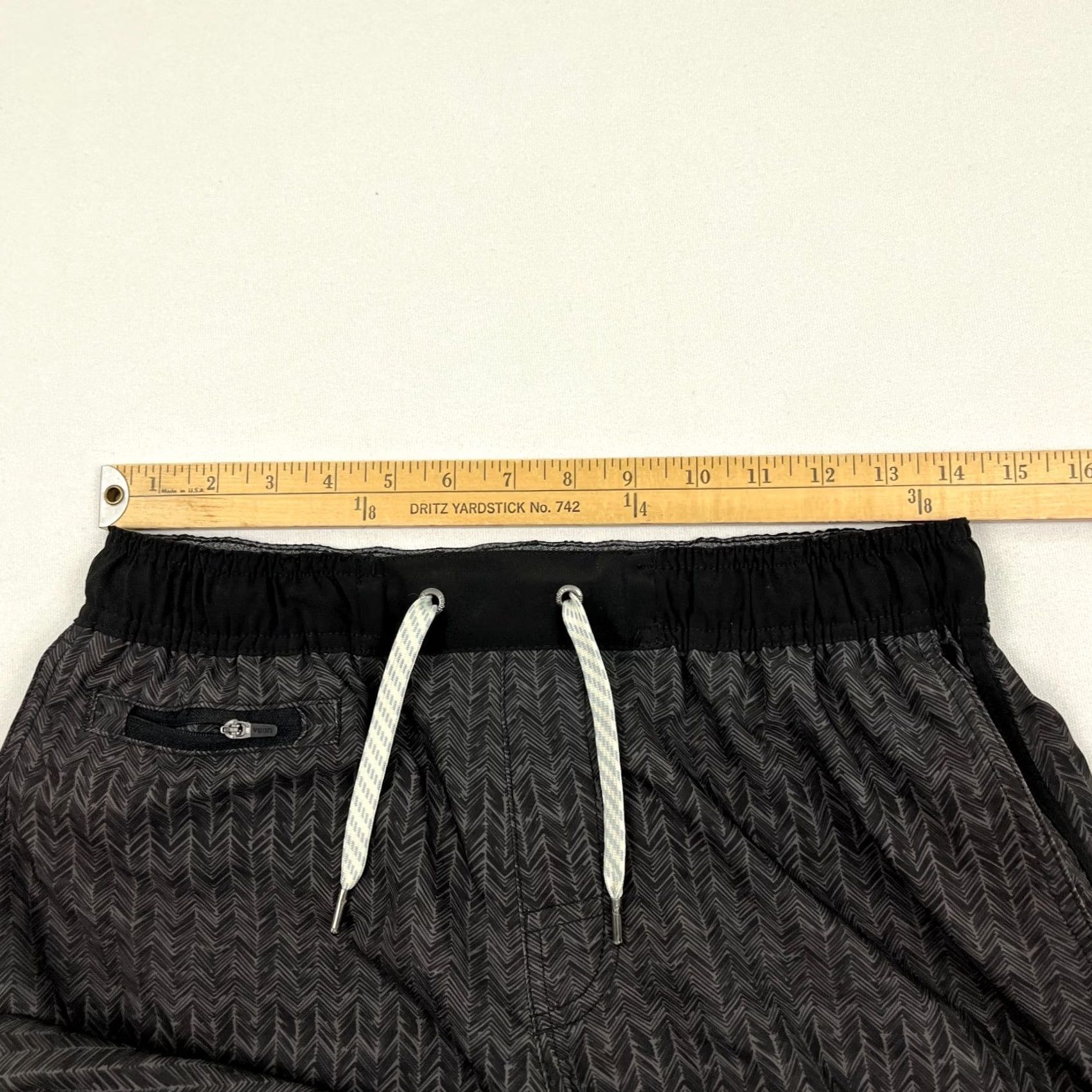 Vuori Vuori Banks Shorts Mens M 9" Gray Athletic Active Running Training Size US 31 - 3 Thumbnail
