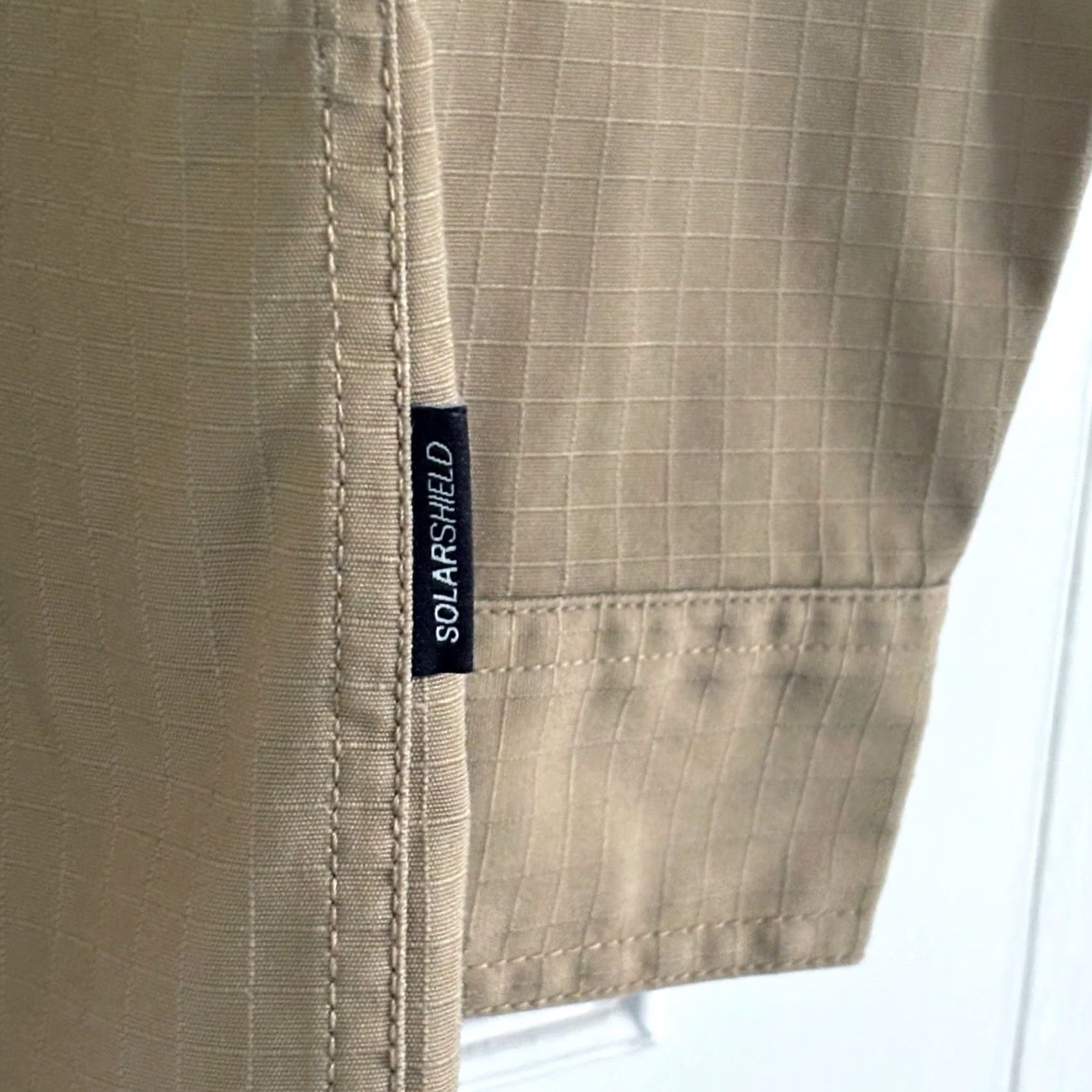 Vintage Craghoppers Overshirt Medium Mens Khaki Button-Up Solar Shield Outdoors Walking Hiking Travel Shirt Mens M Khaki Solar Shield Craghoppers Size US M / EU 48-50 / 2 - 4 Thumbnail