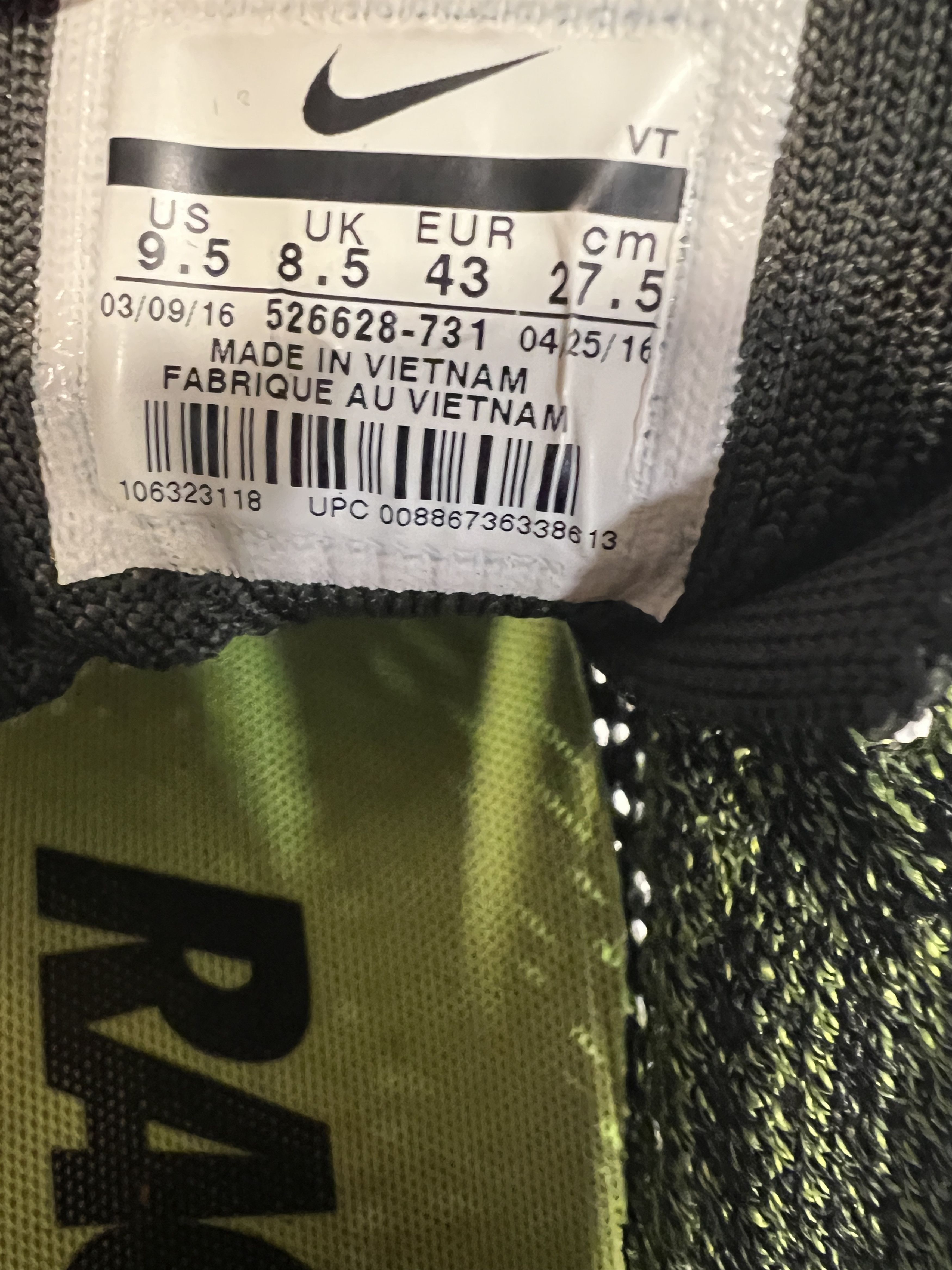 Nike Flyknit Racer Volt Black Sequoia Green 2016 Size US 9.5 / EU 42-43 - 6 Thumbnail