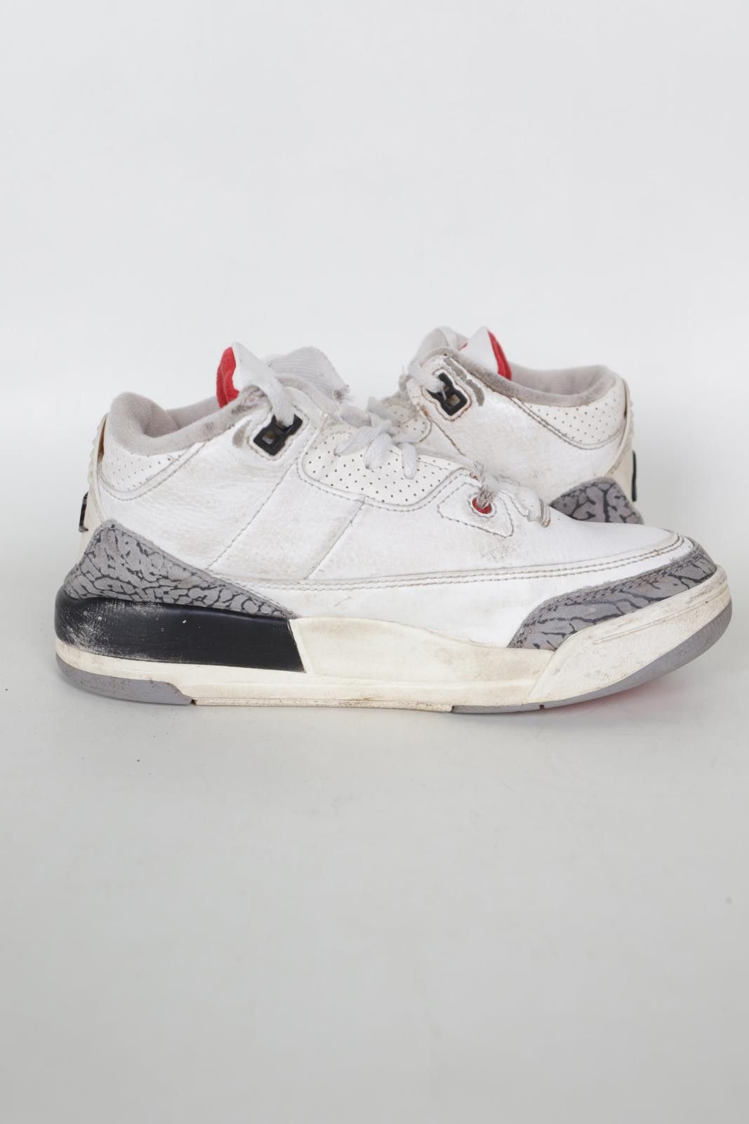 Nike 2022' Nike x Air Jordan 3 White Cement Low-Top Sneakers Size US 9 / EU 42 - 4 Thumbnail