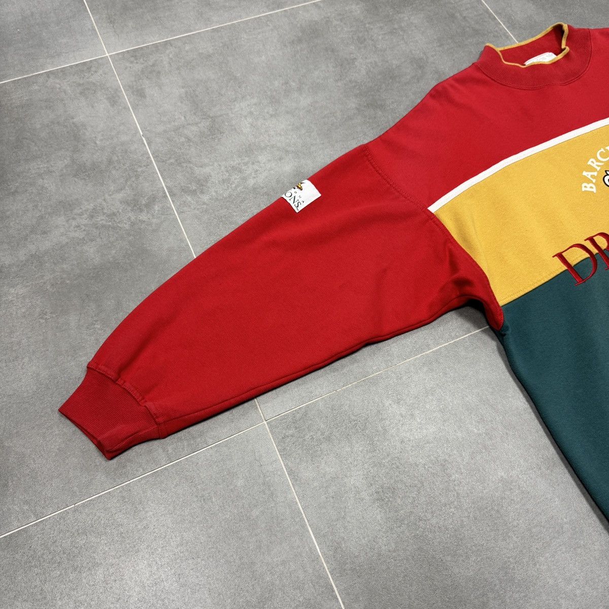 Adidas Vintage Adidas Barcelona Dragons NFL 90s Sweatshirt Men Size US L / EU 52-54 / 3 - 4 Thumbnail