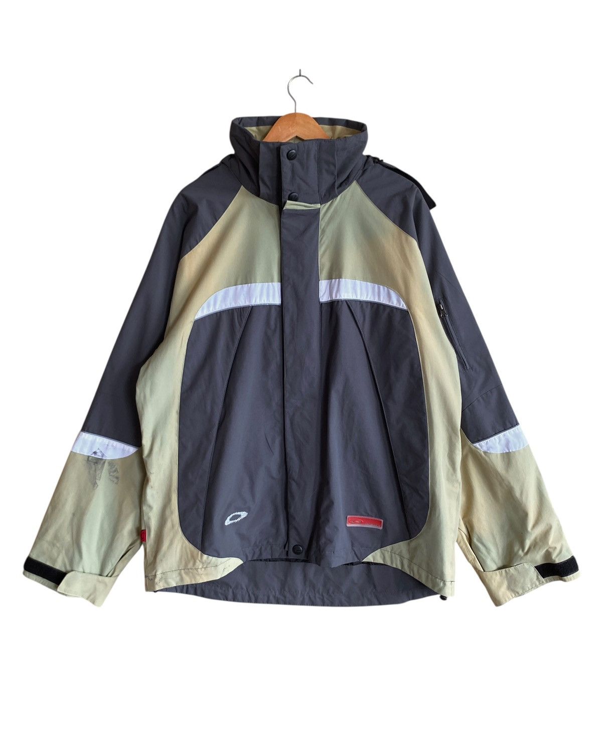 Oakley Very Rare Vintage Brand Oakley Sun Faded Ski Jacket 2000s Size US L / EU 52-54 / 3 - 1 Thumbnail