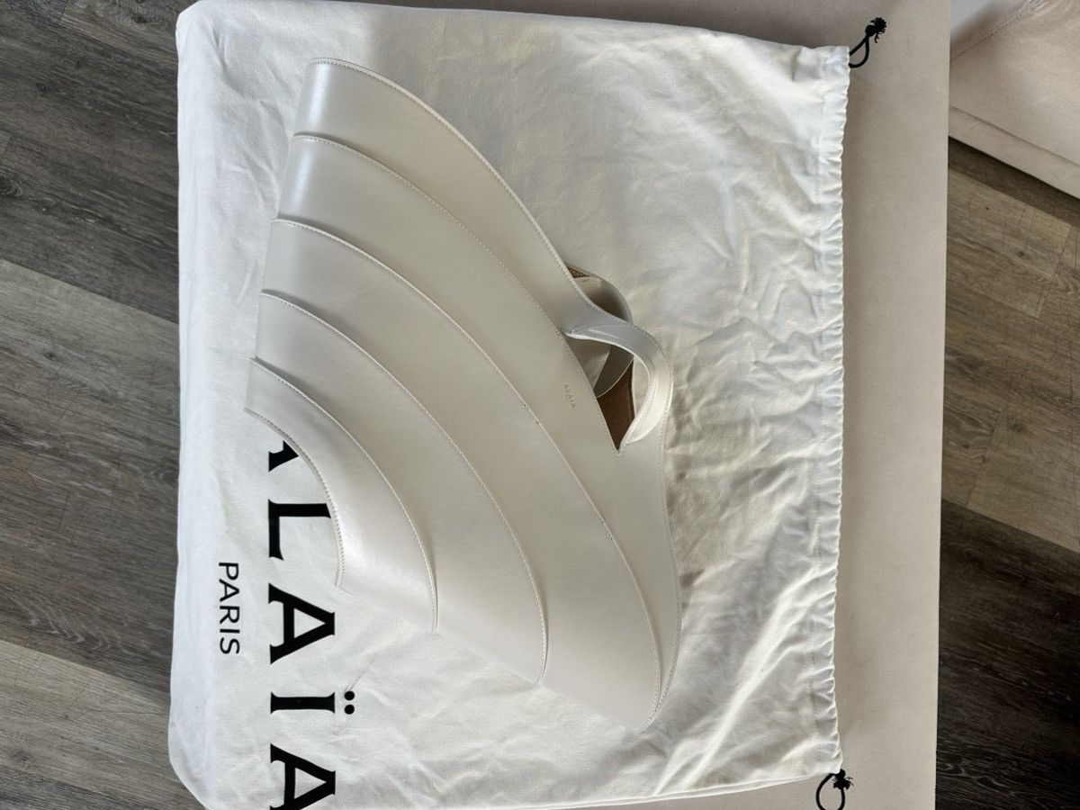 ALAÏA Khaima medium leather tote