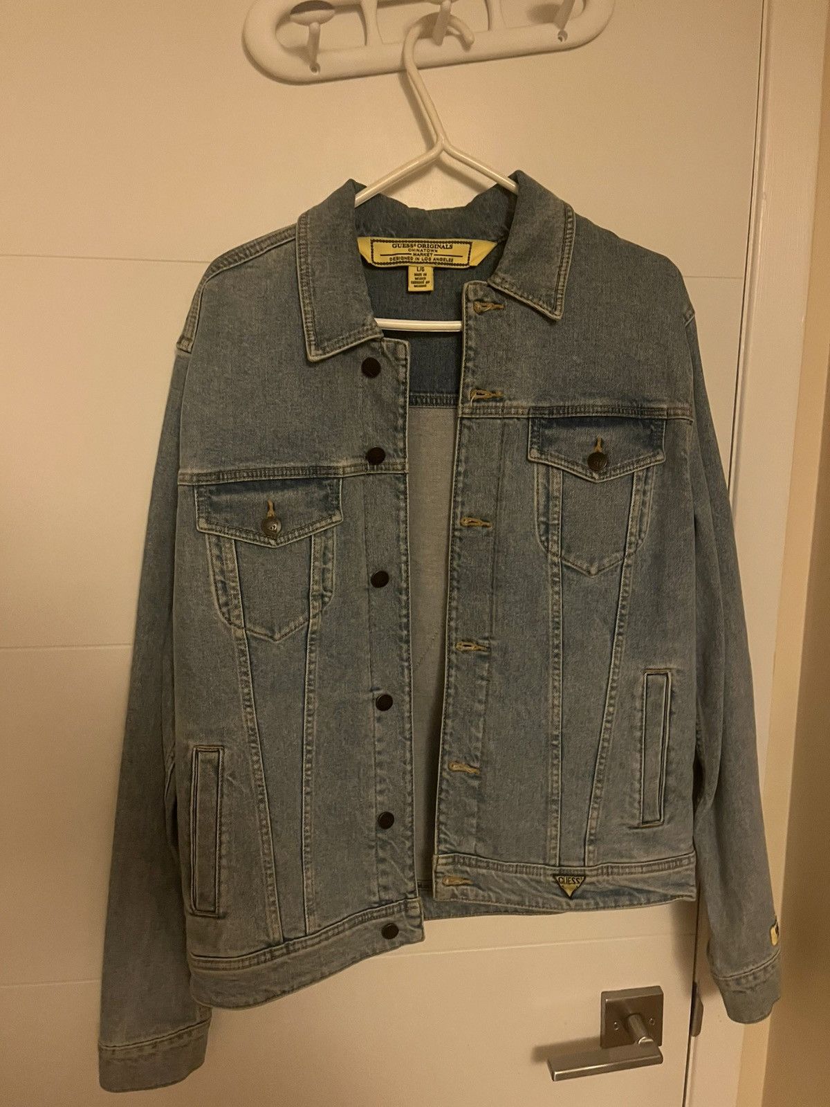 Guess × Market Guess x Chinatown Market Denim Jacket Size US L / EU 52-54 / 3 - 2 Thumbnail