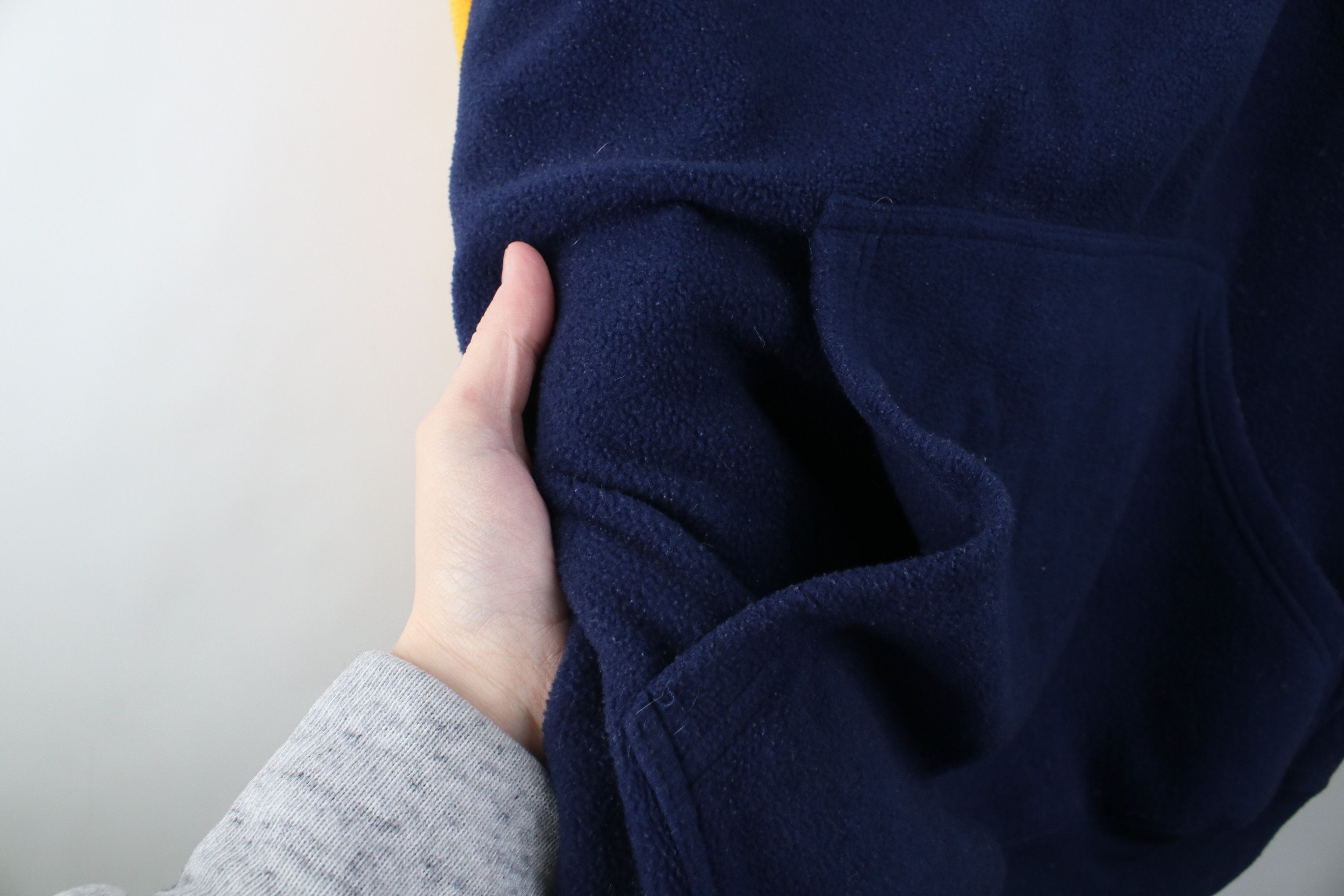 Vintage Vintage 90s University of Michigan Fleece Hoodie Sweatshirt Size US L / EU 52-54 / 3 - 7 Thumbnail
