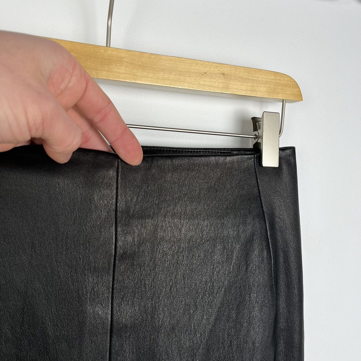 Diane von Furstenberg Ladies Diane Von Fustenberg Avant-Garde Leather Midi Skirt Size 30" / US 8 / IT 44 - 9 Thumbnail
