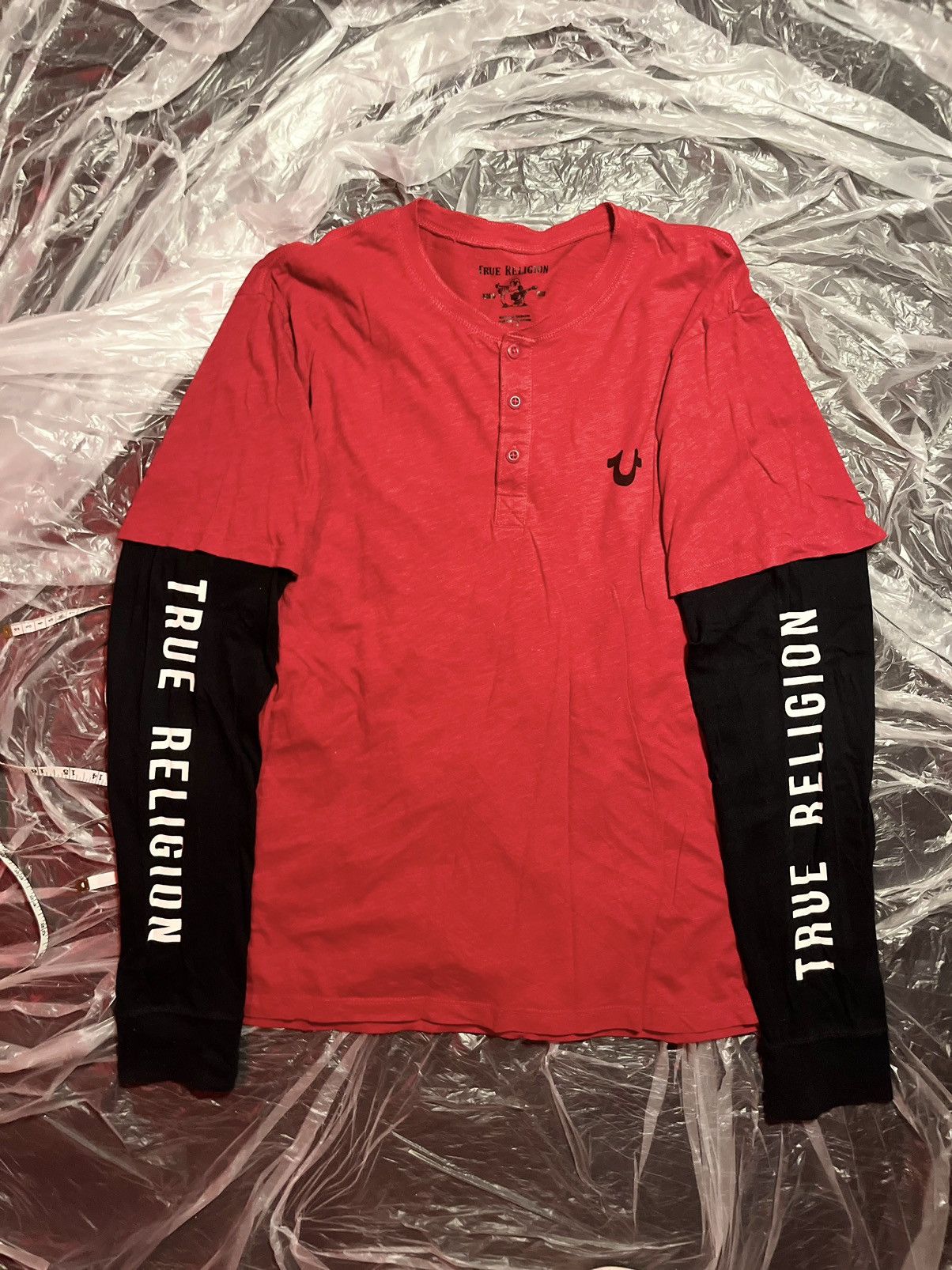 True Religion True Religion Red Layered Long-Sleeve Henley (2000s Revival) Size US L / EU 52-54 / 3 - 1 Thumbnail
