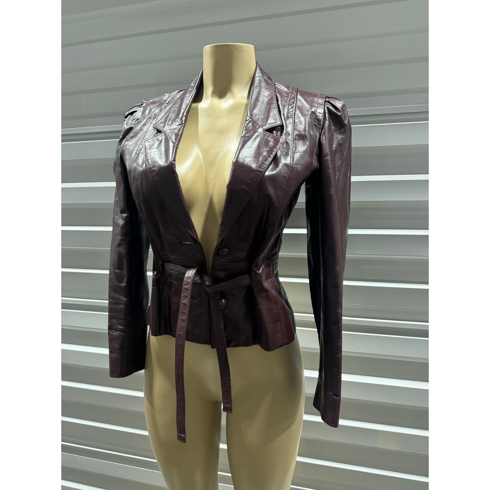 Vintage Burgundy leather blazer Size M / US 6-8 / IT 42-44 - 2 Thumbnail