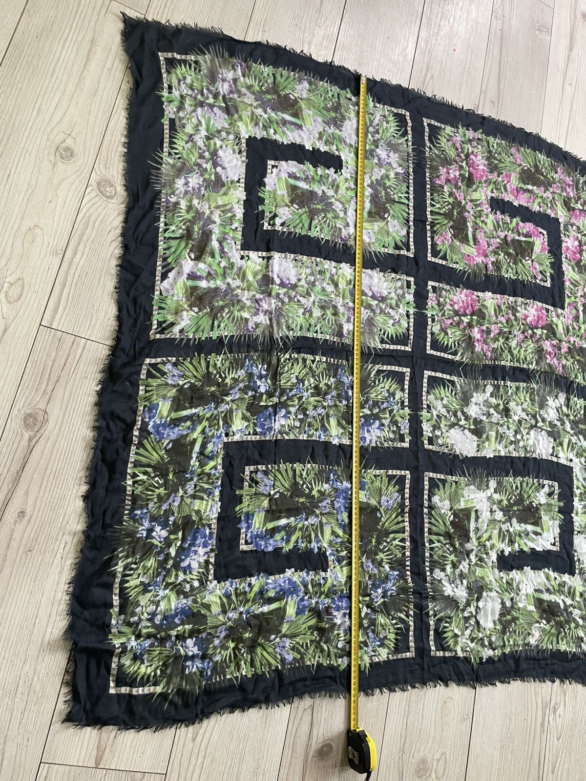 Givenchy Givenchy Paris Floral Scarf by Riccardo Tisci Size ONE SIZE - 11 Thumbnail
