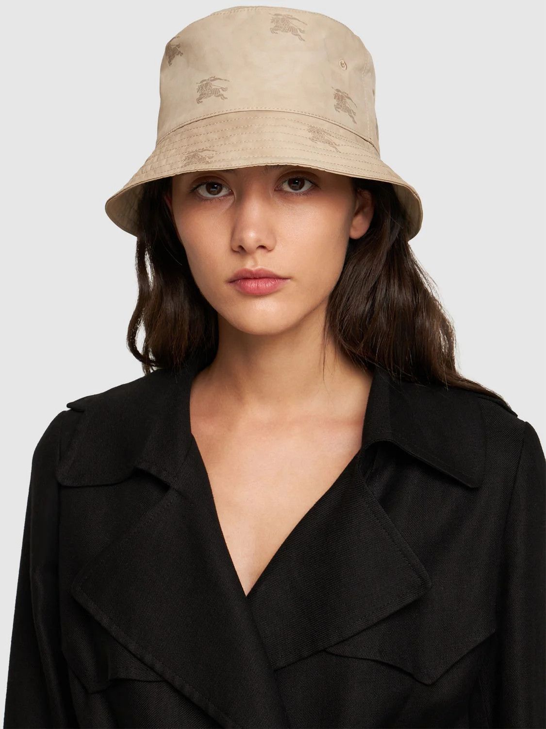Burberry Beige Equestrian Knight Design Bucket Hat Size ONE SIZE - 2 Thumbnail