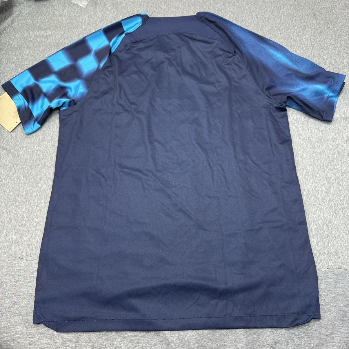 Nike Crotaia world cup 2022 away shirt (bnwt) Size US L / EU 52-54 / 3 - 2 Thumbnail
