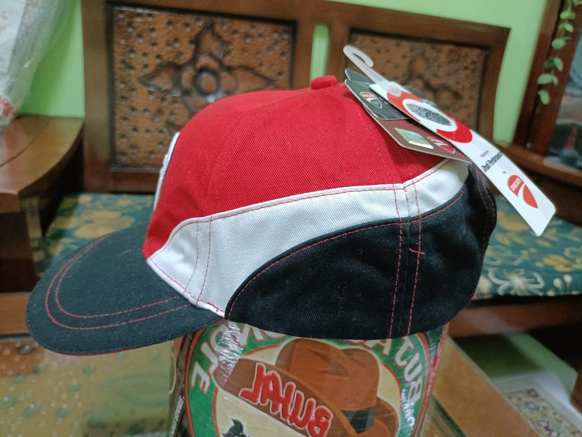Ducati NWT : Ducati Corse Cap Hat BMW Honda Jaguar Mercedes Size ONE SIZE - 4 Thumbnail