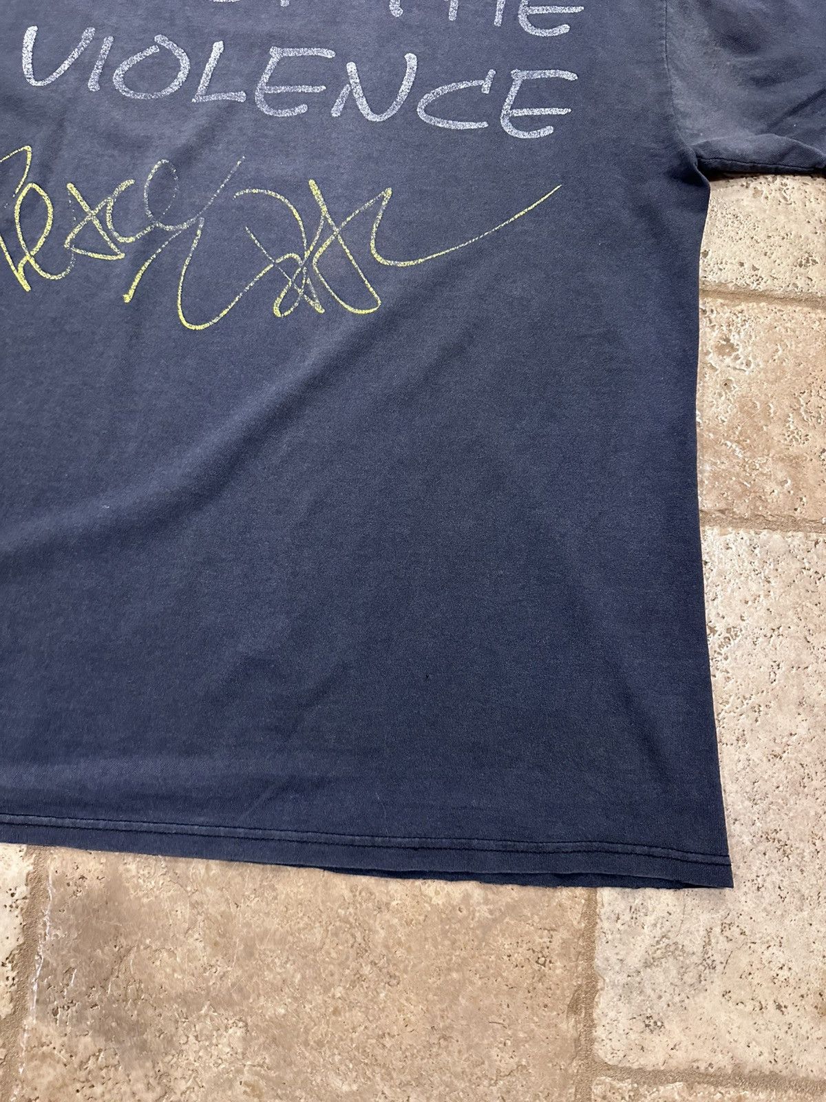 Vintage Vintage 1997 Tupac “Stop the Violence” Distressed Rap Tee Size US XL / EU 56 / 4 - 10 Thumbnail