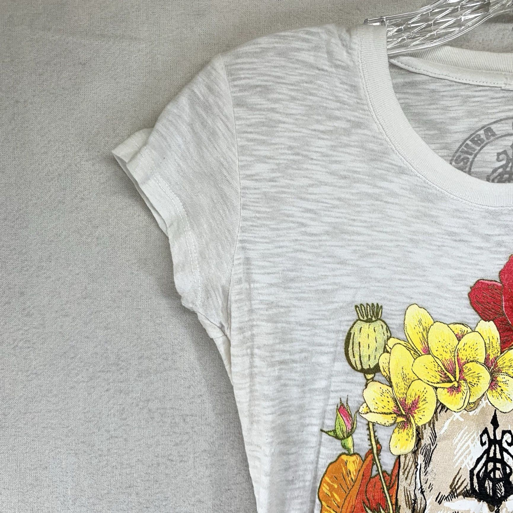 Vintage Women's Y2K Biker Top Medium Cotton Blend Short Sleeve White Bright Flowers Dark Skull Goth Casual Shirt Size M / US 6-8 / IT 42-44 - 6 Thumbnail