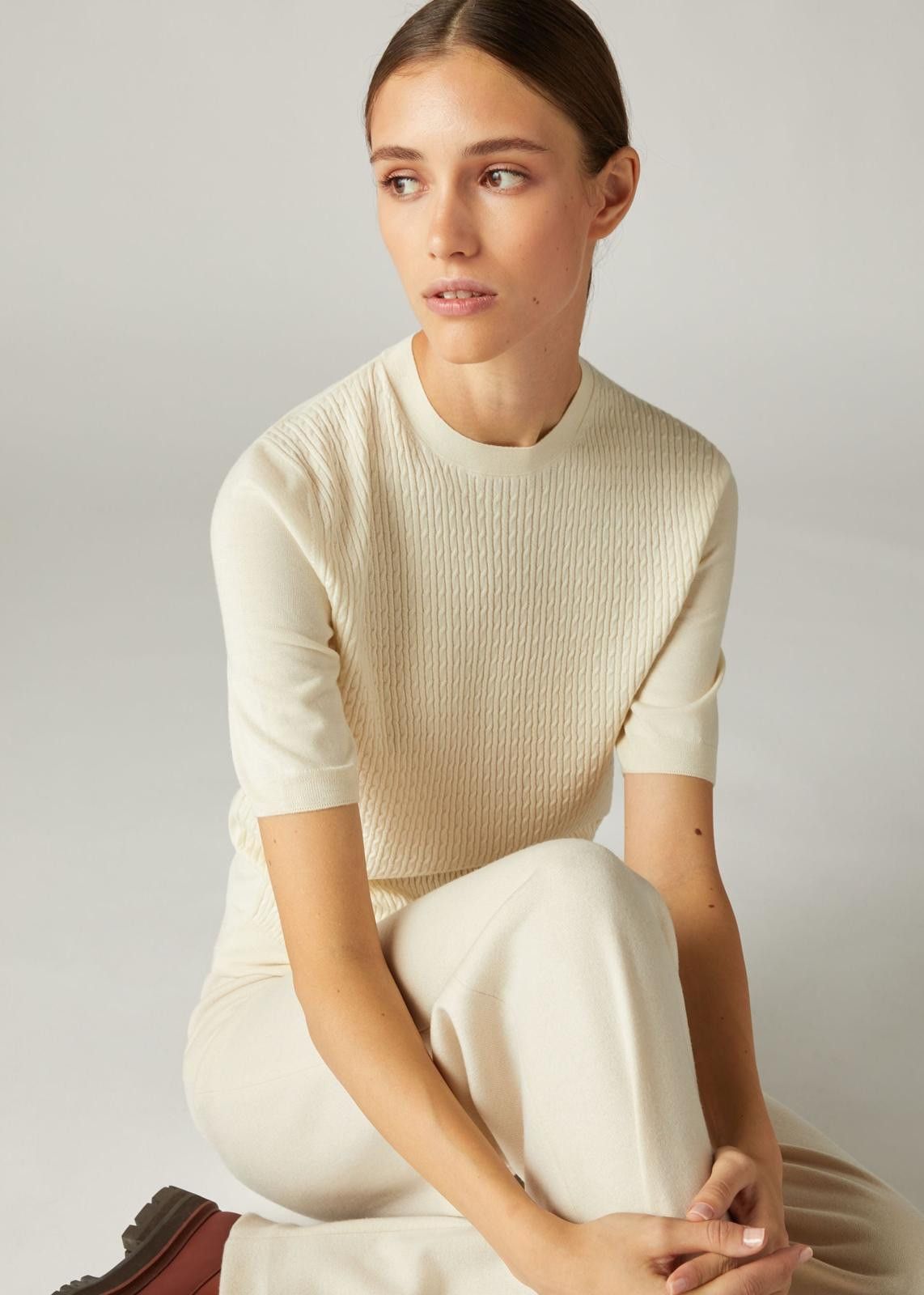 Loro Piana o1srvl11e0125 Short- Sleeved Roundneck Sweater in Ivory Size S / US 4 / IT 40 - 4 Thumbnail