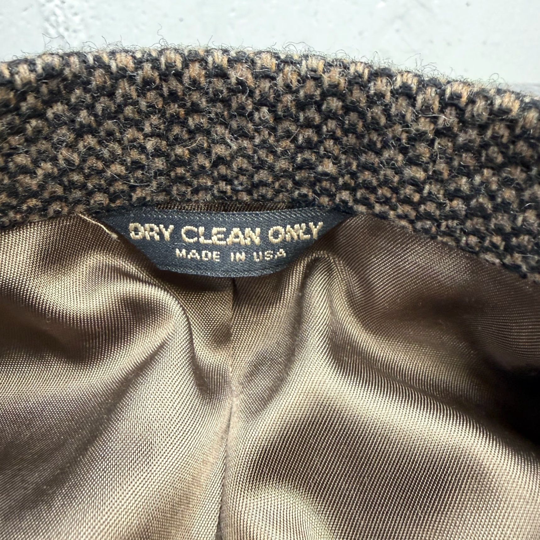 Bill Blass VINTAGE Bill Blass Blazer Jacket Mens 46 Brown Tweed Wool Single-Breasted Notch Lapel Geometric 2-Button 4-Button Sleeve USA Mens Size 46R - 4 Thumbnail