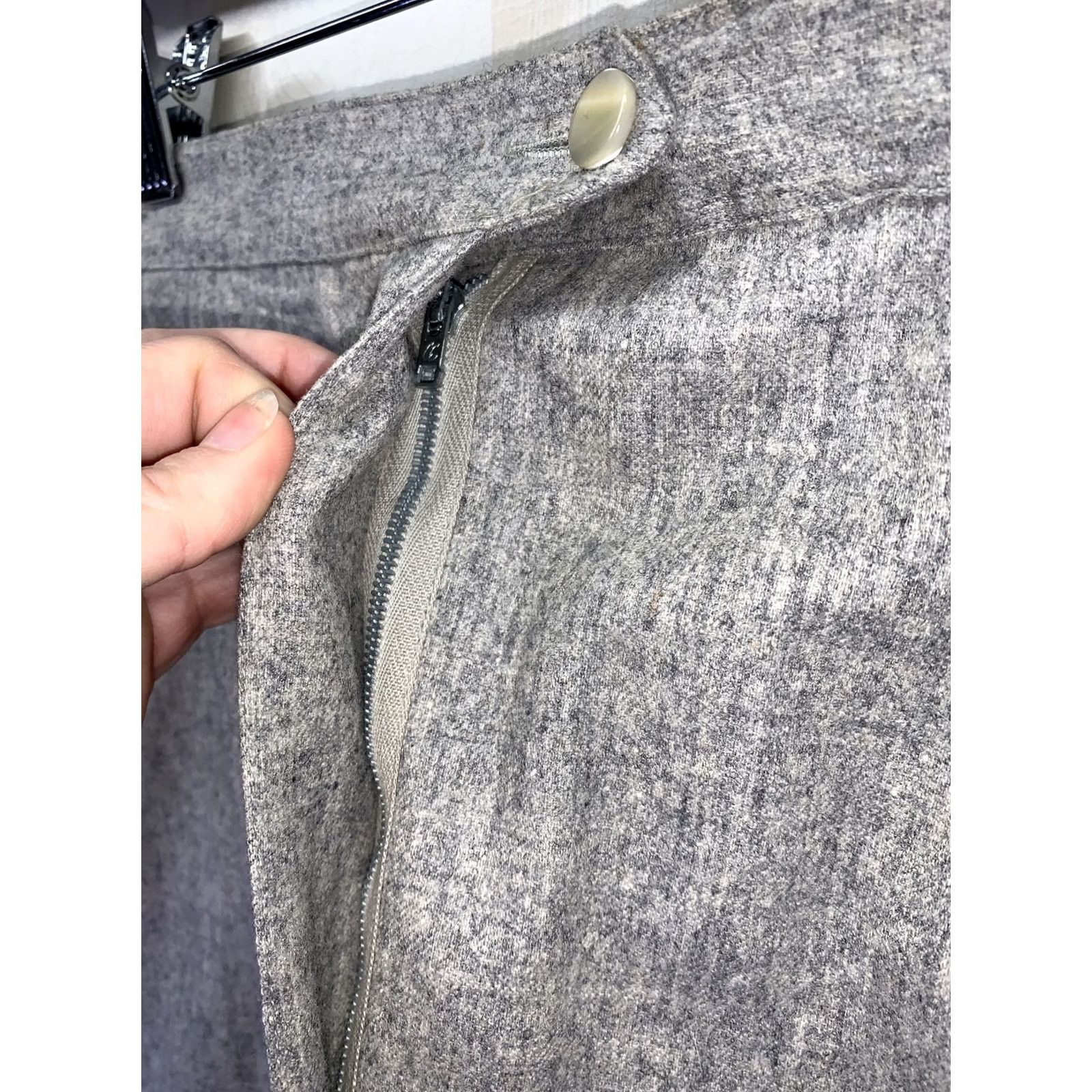 Pendleton VINTAGE Pendleton Skirt Women 14 Wool Heather Gray A-Line Knee Length 80s 90s Preppy Workwear Mens Womens Girls? Size 36" / US 14 / IT 50 - 4 Thumbnail