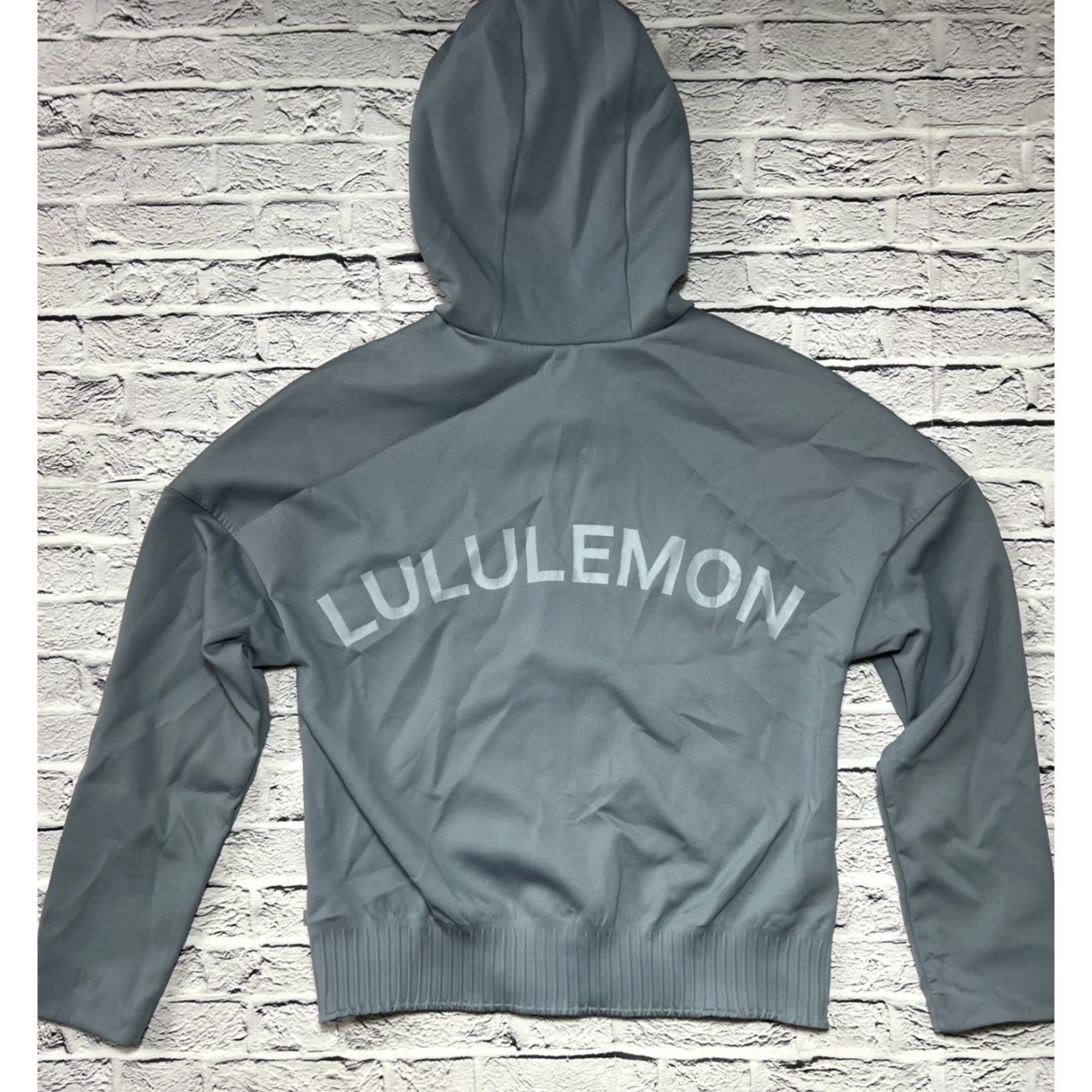Lululemon Lululemon Shaped Jacket Bomber Jacket Women's Sterling Spacer Short Sleeve Zip Casual Workwear 2 Slim Athletic Model: Lululemon Shaped Jacket Womens Size XS / US 0-2 / IT 36-38 - 2 Thumbnail