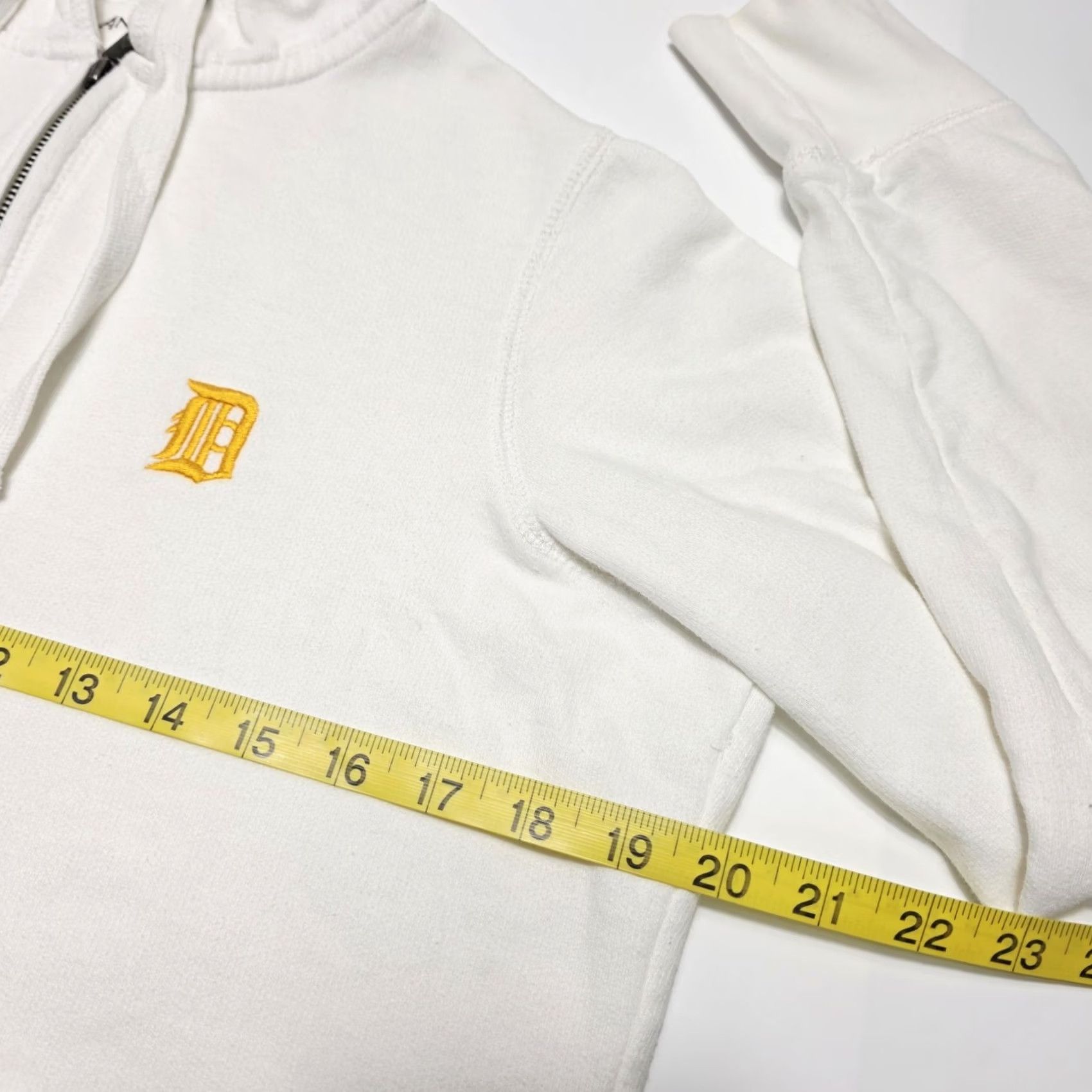 Vintage VINTAGE Detroit Tigers Hoodie Women's M White Full Zip Antigua Sweatshirt Size M / US 6-8 / IT 42-44 - 7 Thumbnail