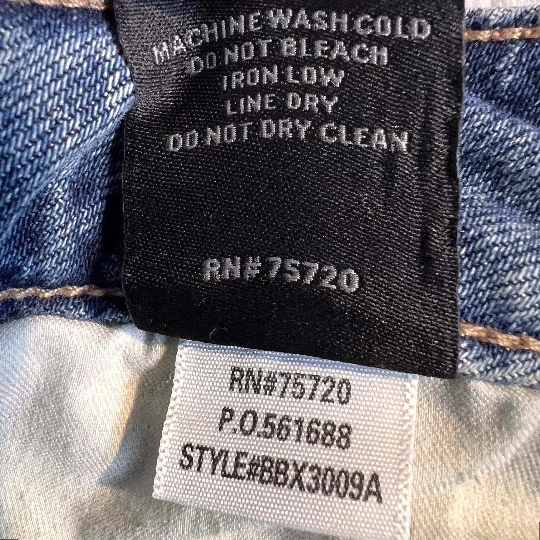 Vintage Buckle Jeans Cropped Wide Leg 90s Grunge Skater Womens 28x28 Blue Denim Cotton Polyester Spandex 5-Pocket Rise Mid Baggy Stretch Proudly Buckle Size 28" / US 6 / IT 42 - 5 Thumbnail