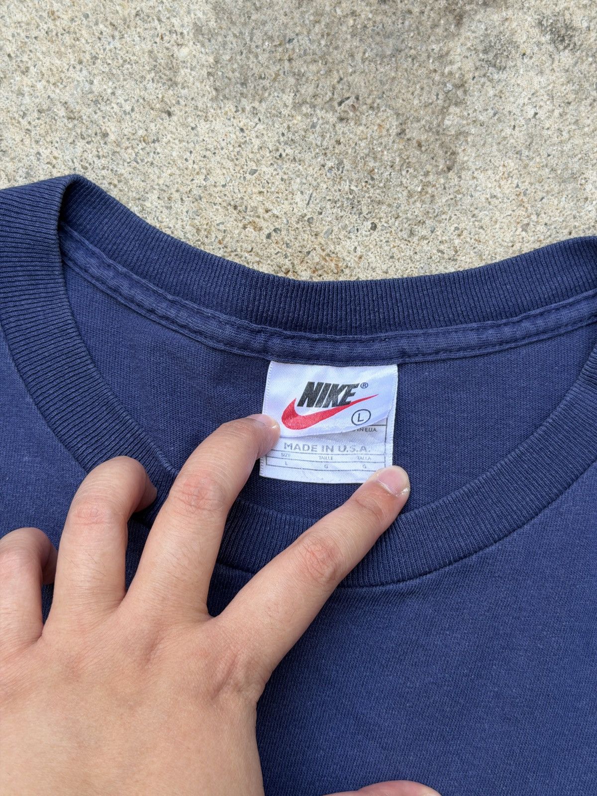 Nike Vintage Nike Big Swoosh 90's T-shirt Size US L / EU 52-54 / 3 - 5 Thumbnail