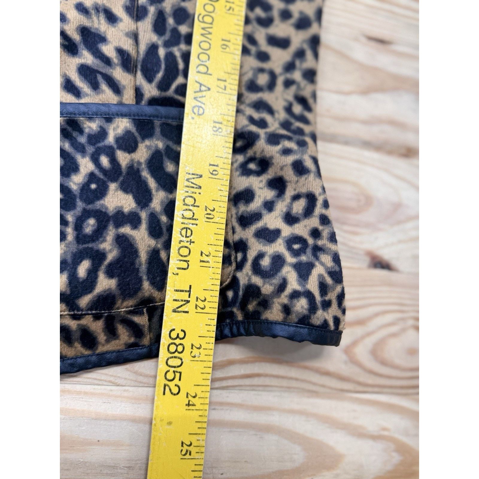 Chicos Chico's Leopard Faux Fur Faux Women’s Size 1 M Size M / US 6-8 / IT 42-44 - 7 Thumbnail