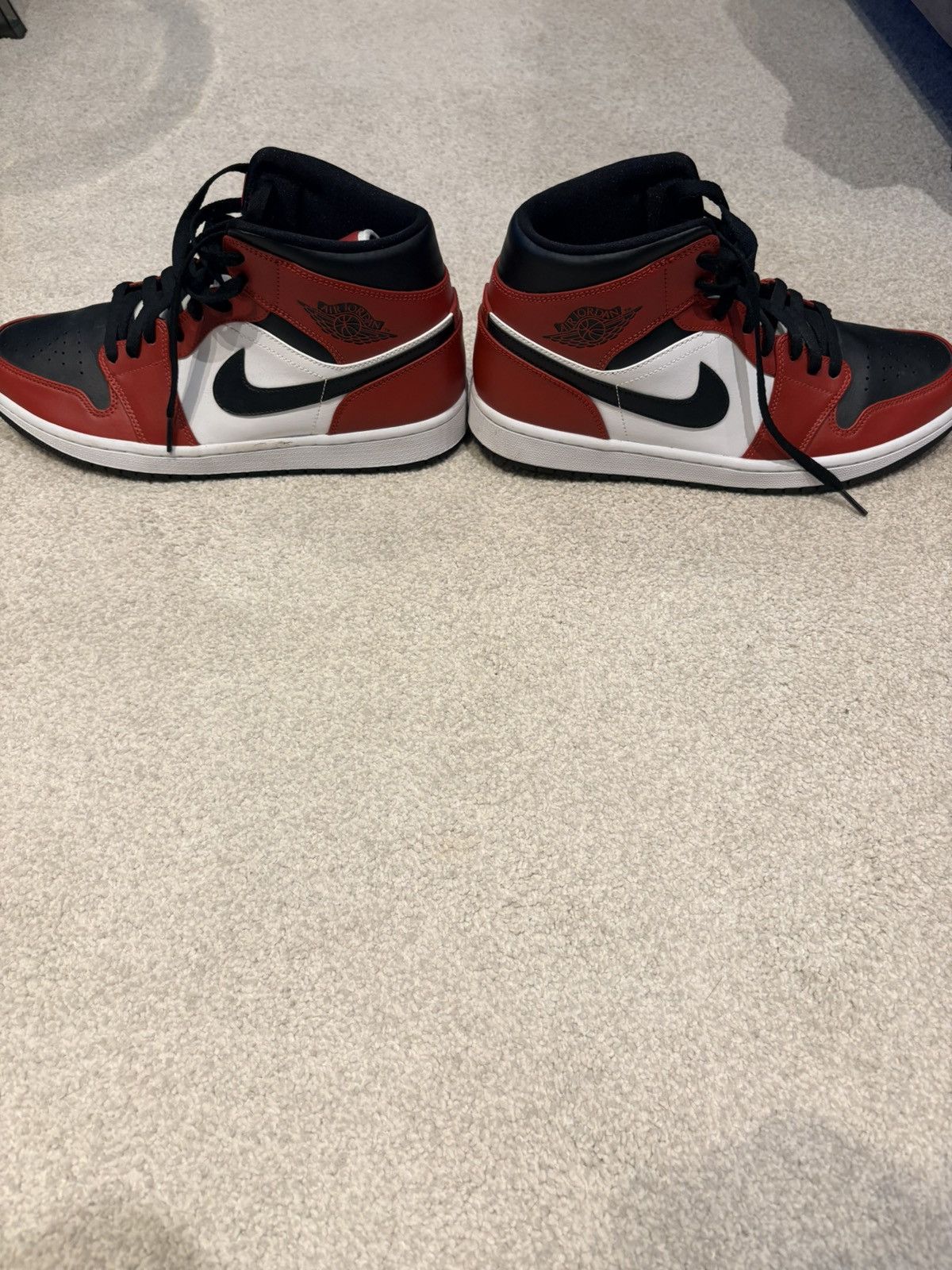Jordan Brand Lebron 1’s | Black, White and Red Size US 10 / EU 43 - 3 Thumbnail