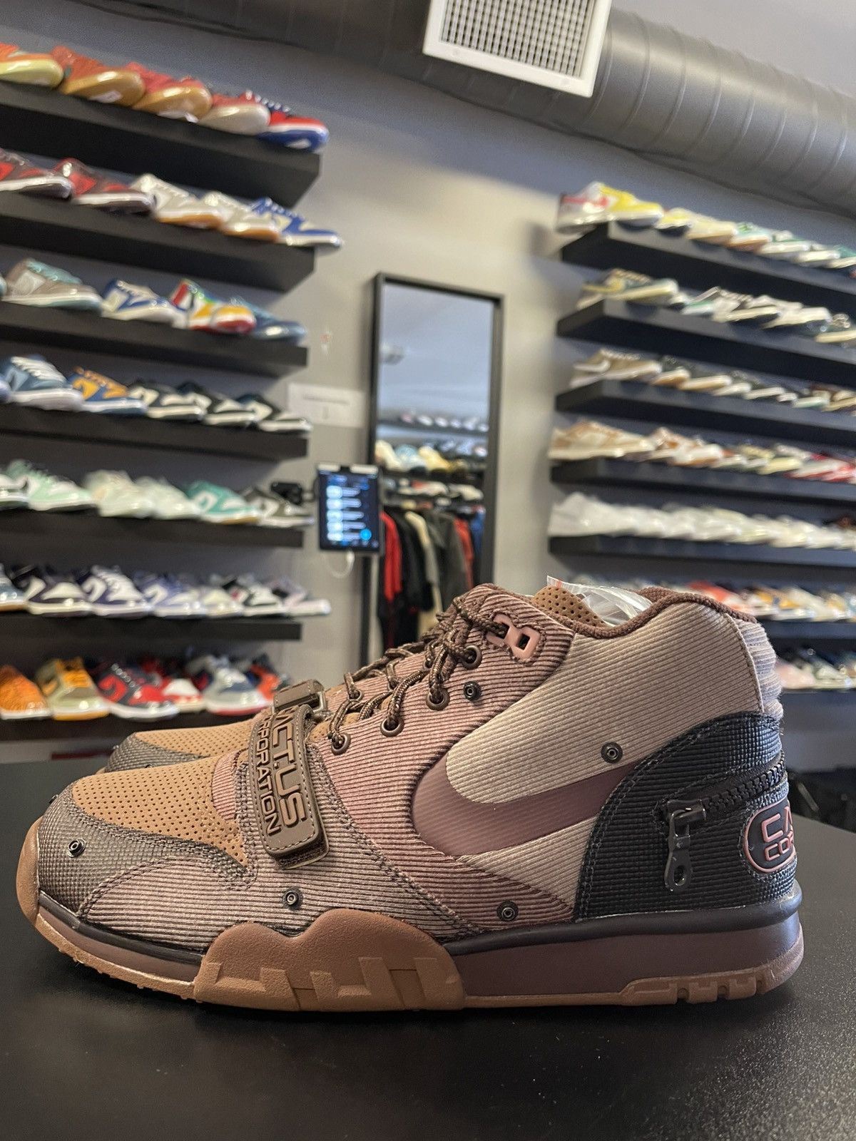 Nike × Travis Scott Size 10 - Nike Air Trainer 1 SP Travis Scott Size US 10 / EU 43 - 4 Thumbnail