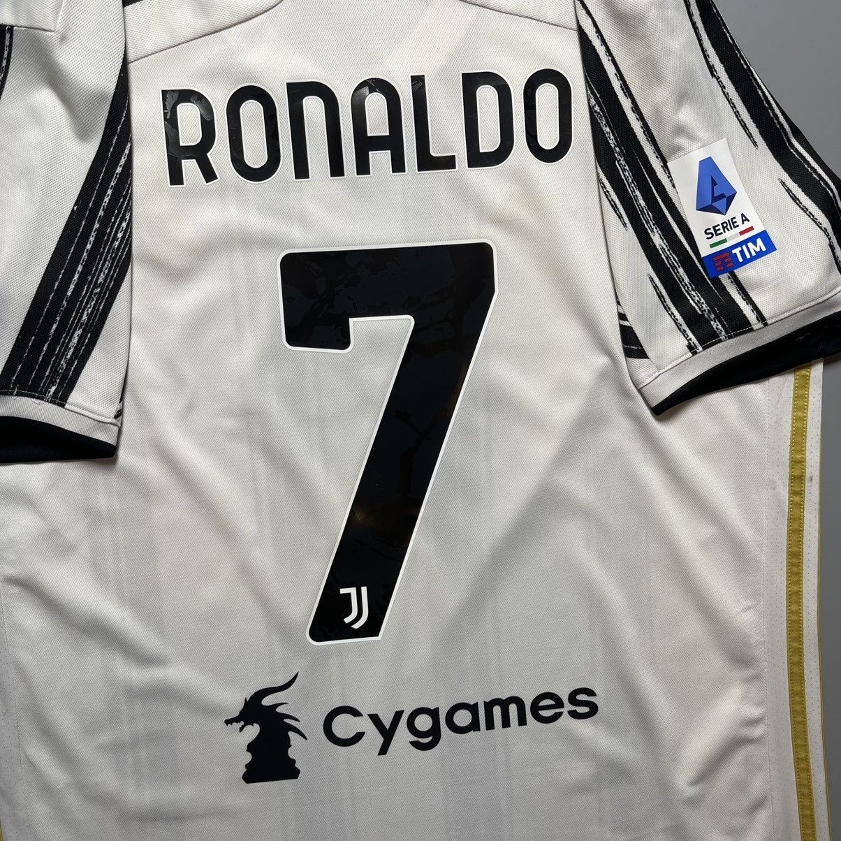 Adidas JUVENTUS ADIDAS 2020/2021 FOOTBALL HOME JERSEY #7 RONALDO Size US XL / EU 56 / 4 - 11 Thumbnail