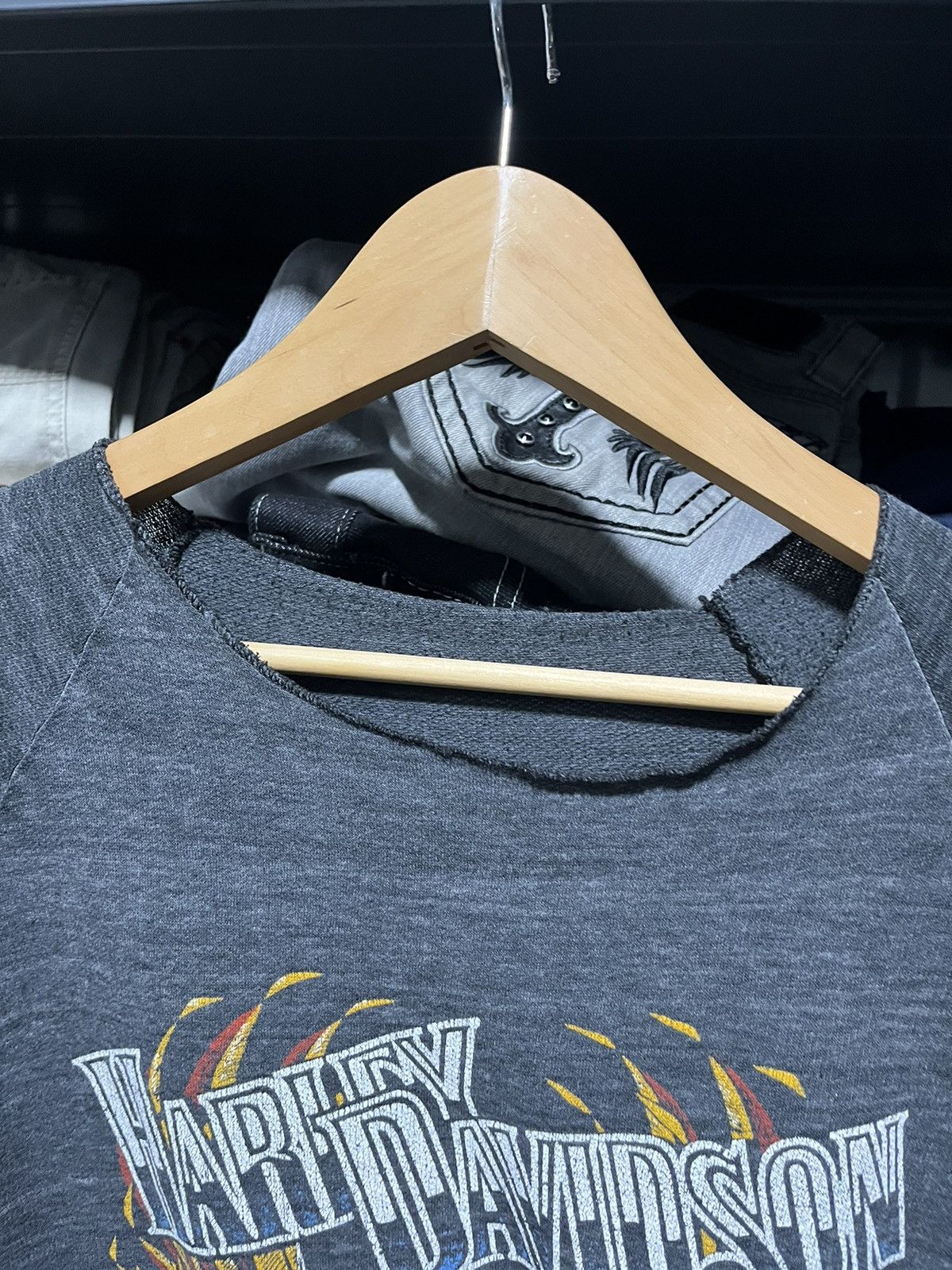 Harley Davidson × Vintage CRAZY VINTAGE 90s HARLEY DAVIDSON FADED SKULL WINGS CREWNECK Size US S / EU 44-46 / 1 - 5 Thumbnail