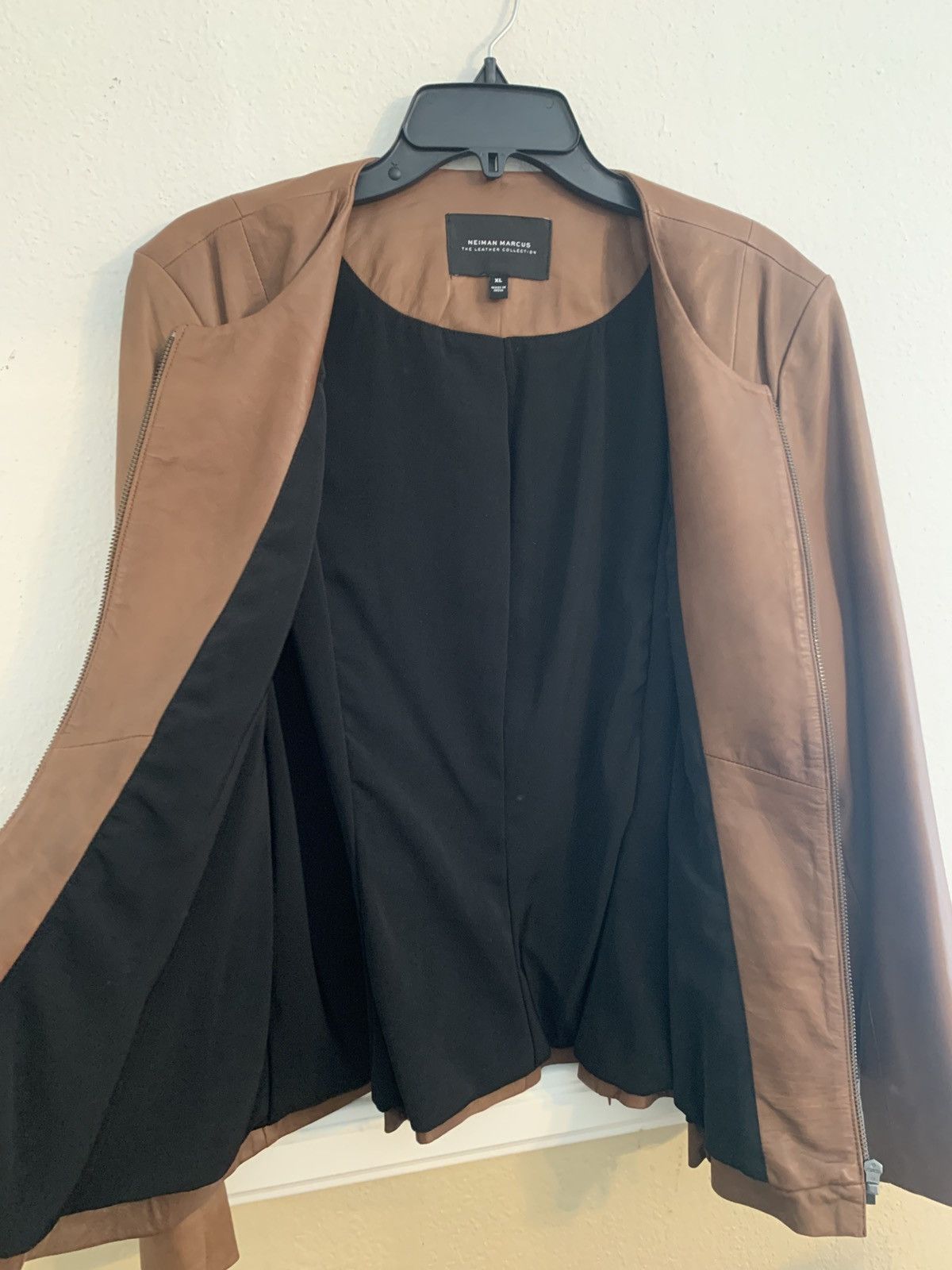 Neiman Marcus Neiman Marcus Leather Jacket Size XL / US 12-14 / IT 48-50 - 3 Thumbnail