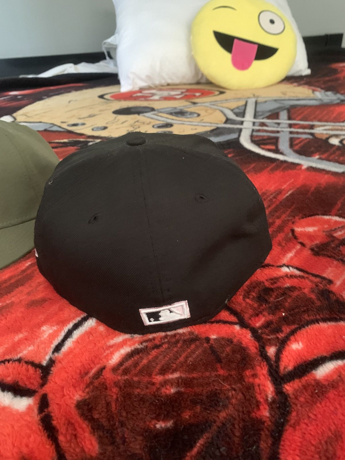 New Era New York fitted w patches Size 40 - 2 Thumbnail