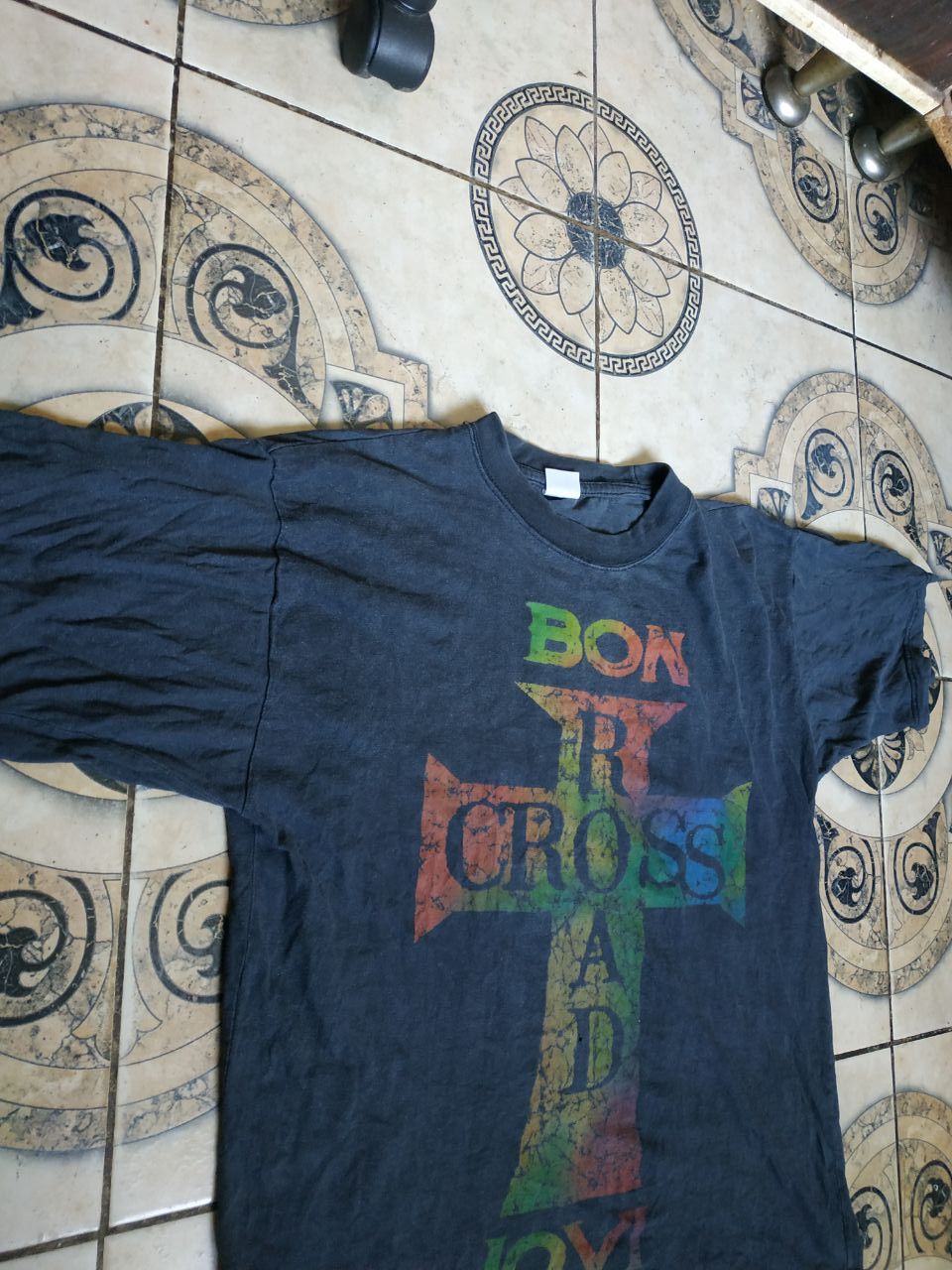 Vintage Vintage 90s Bon Jovi Cross Road Tour Tee XL Faded Size US XL / EU 56 / 4 - 13 Thumbnail