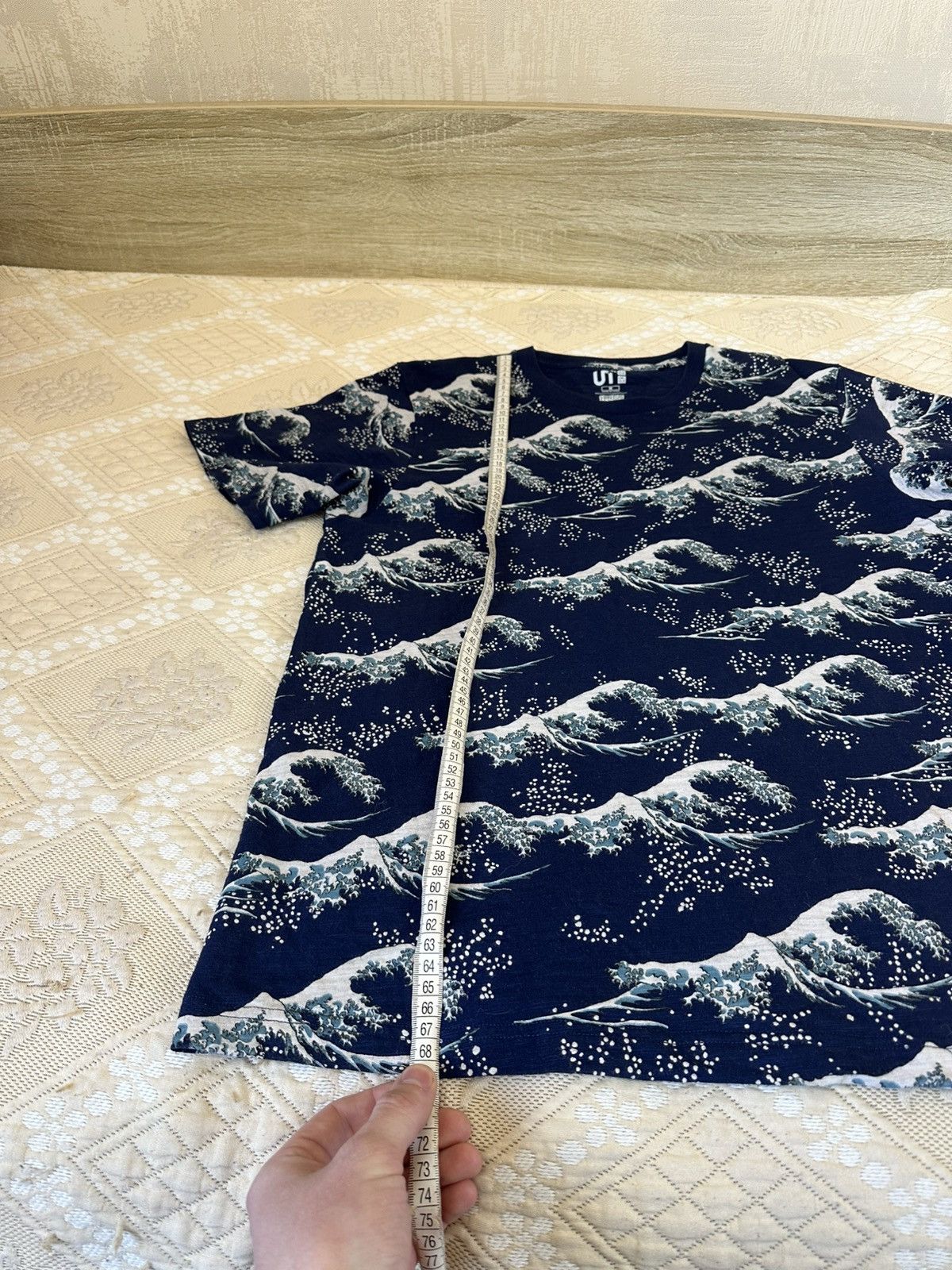 Uniqlo 🔥 Uniqlo Hokusai Blue Kanagawa Waves All Over Print T-Shirt Size US M / EU 48-50 / 2 - 9 Thumbnail