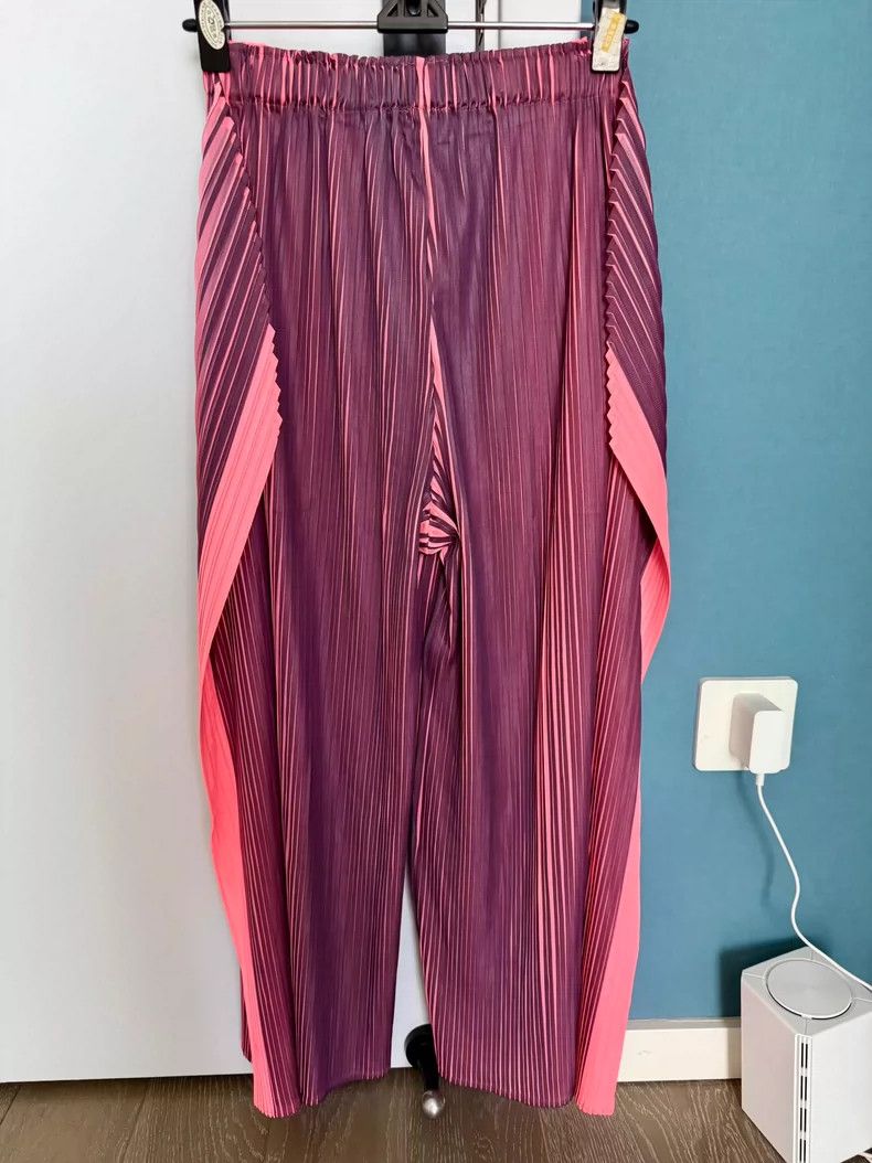 Issey Miyake Issey Miyake size:1 Red pleated kelp pants Size 42" / US 20 - 1 Thumbnail