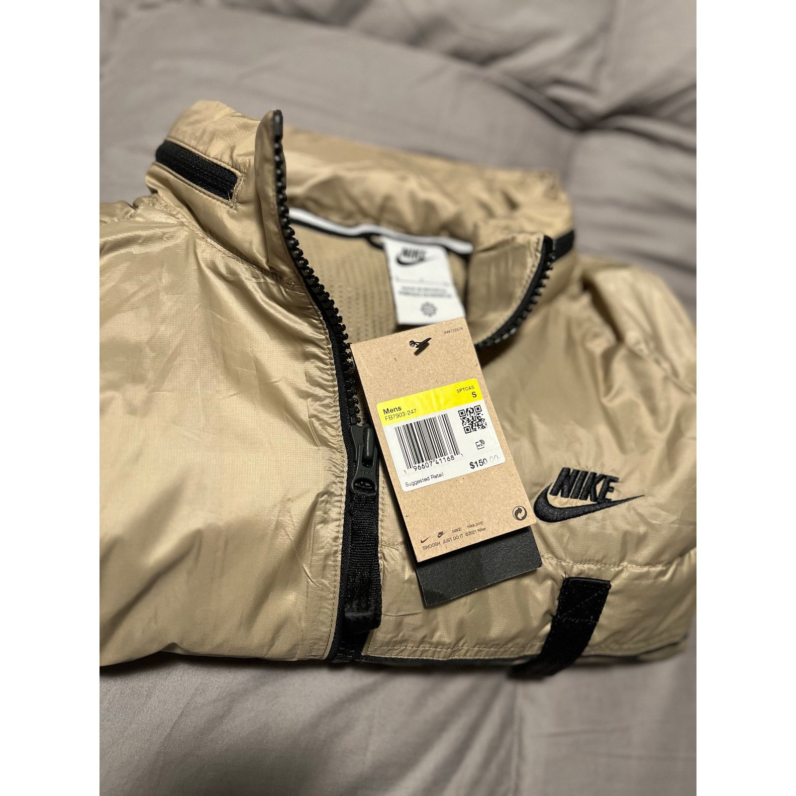 Nike •NWT• Nike Tech Small windbreaker jacket • Gold with Black Size US S / EU 44-46 / 1 - 11 Thumbnail